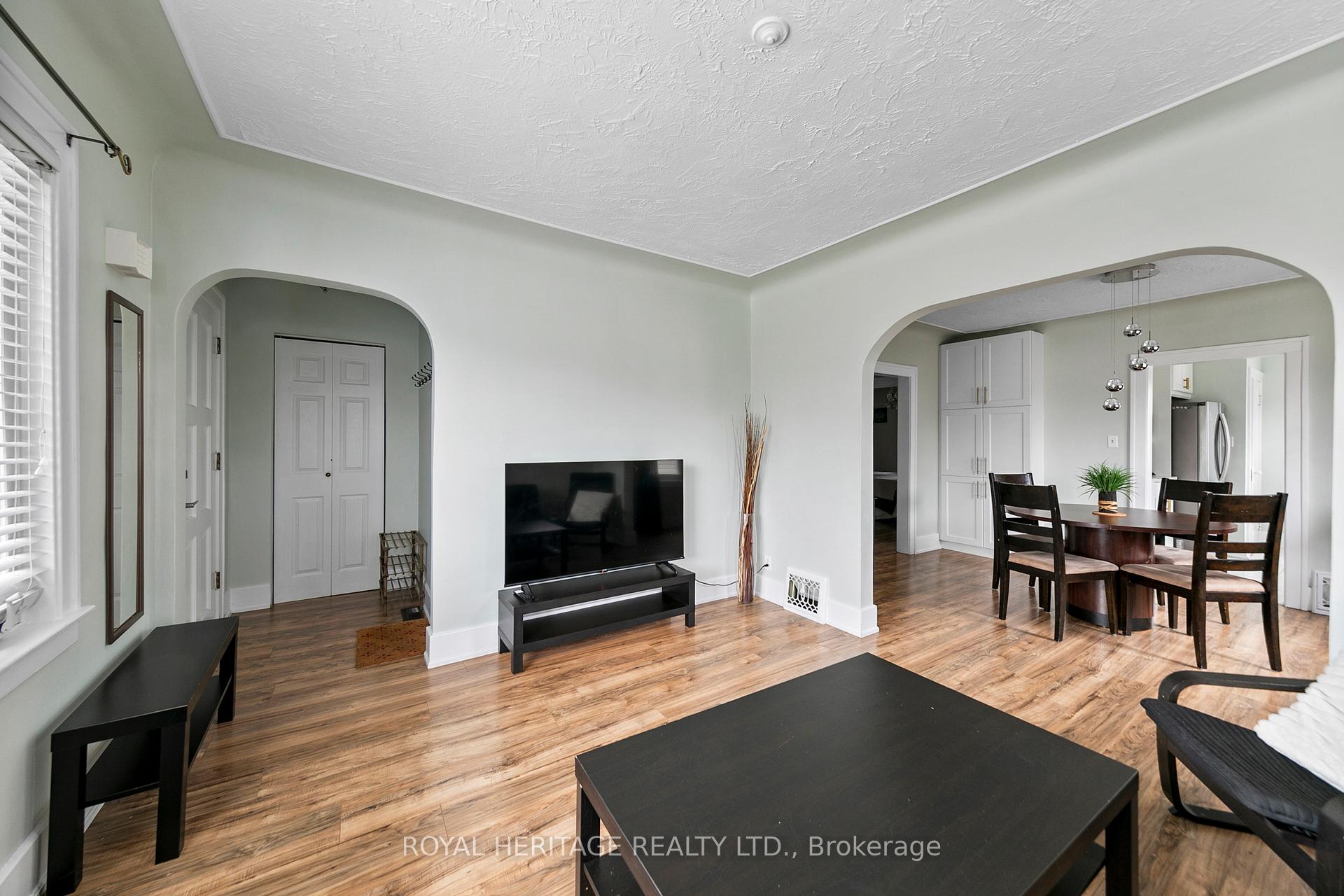 Photo 5 of 680 Josephine Avenue, Windsor — HOMEH
