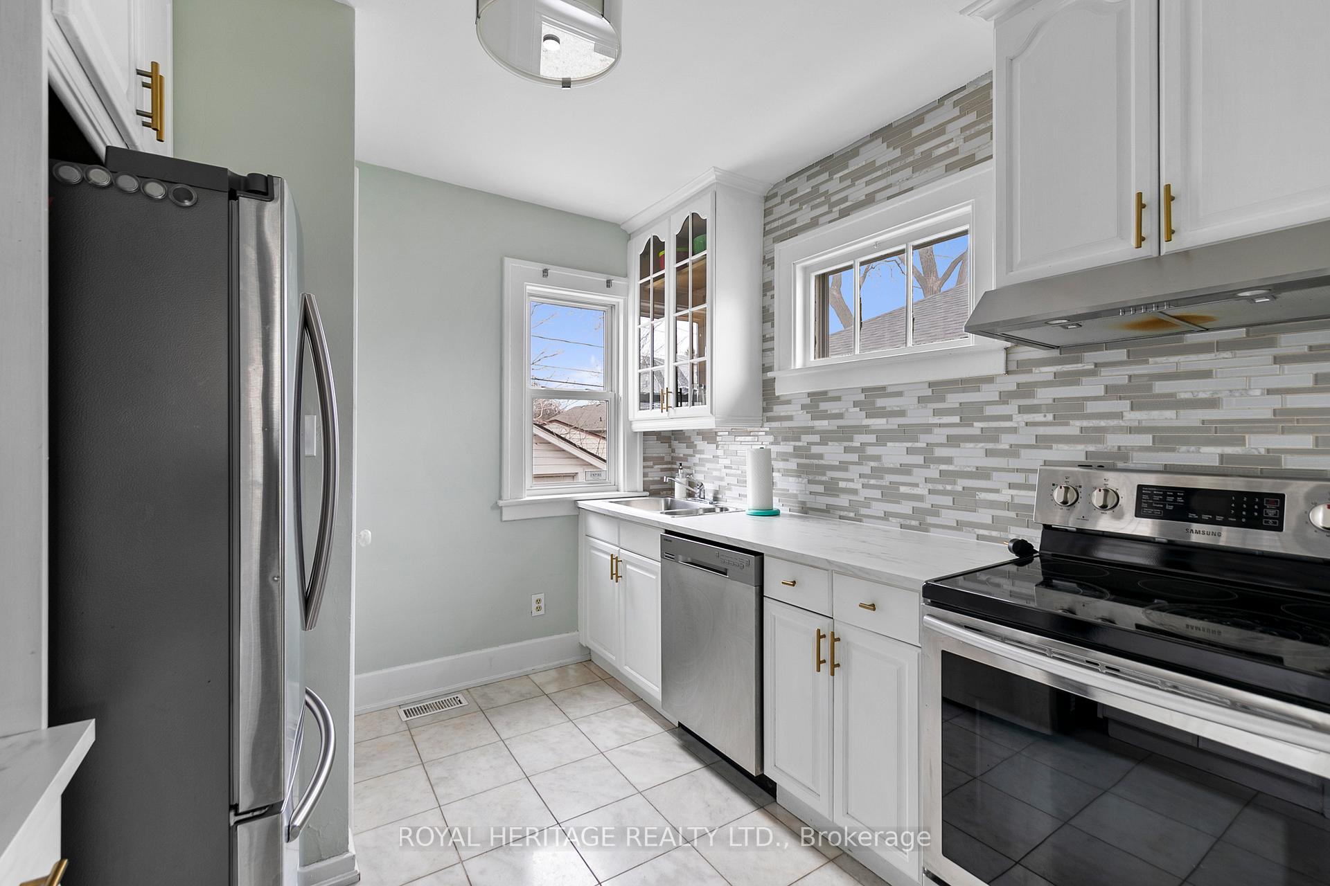 Photo 9 of 680 Josephine Avenue, Windsor — HOMEH