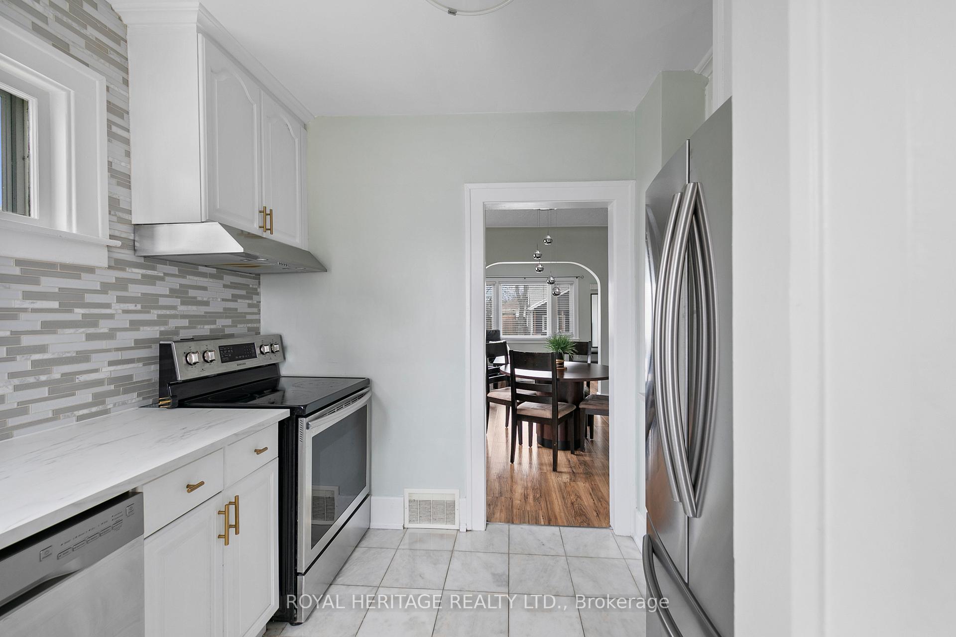 Photo 11 of 680 Josephine Avenue, Windsor — HOMEH
