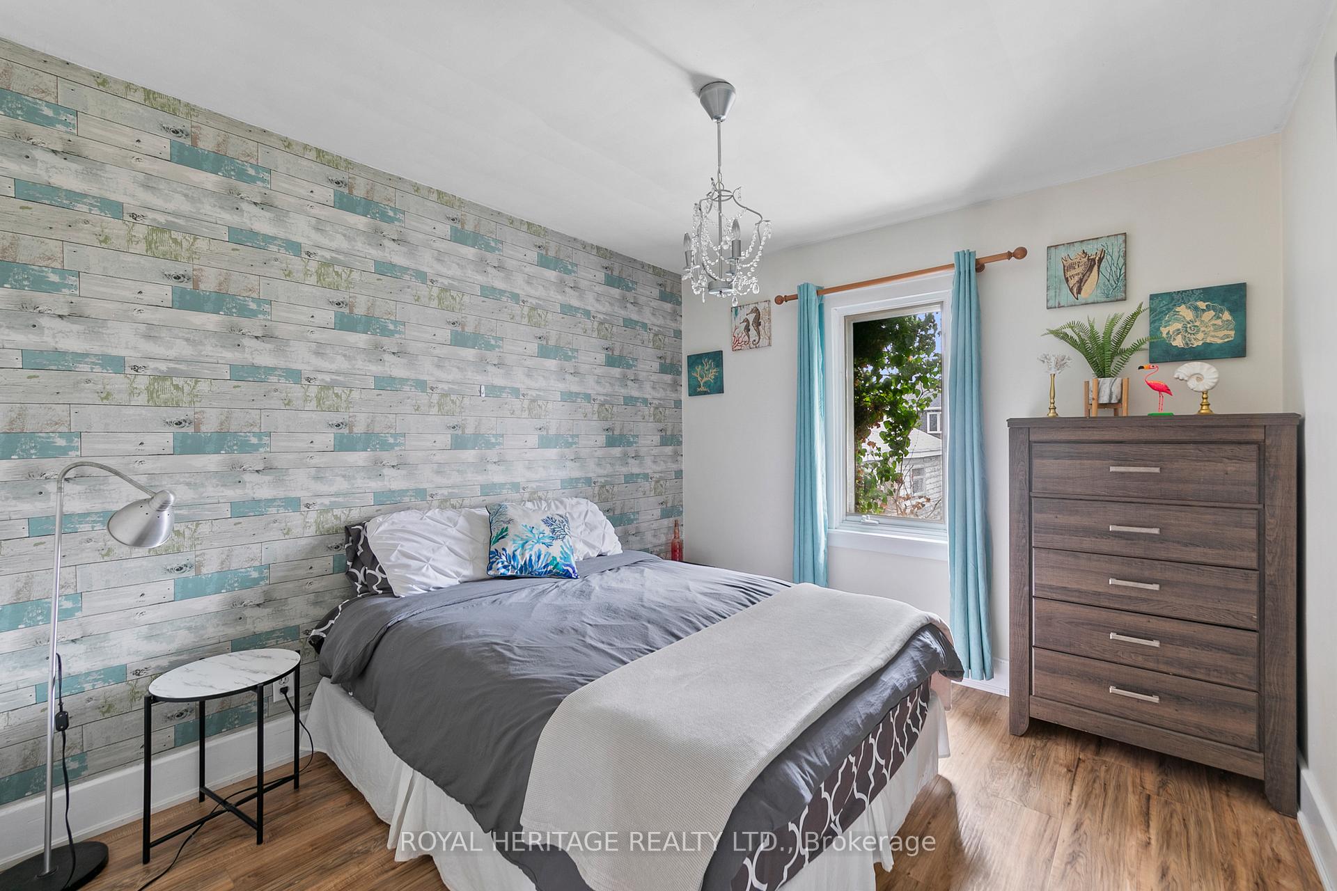 Photo 12 of 680 Josephine Avenue, Windsor — HOMEH