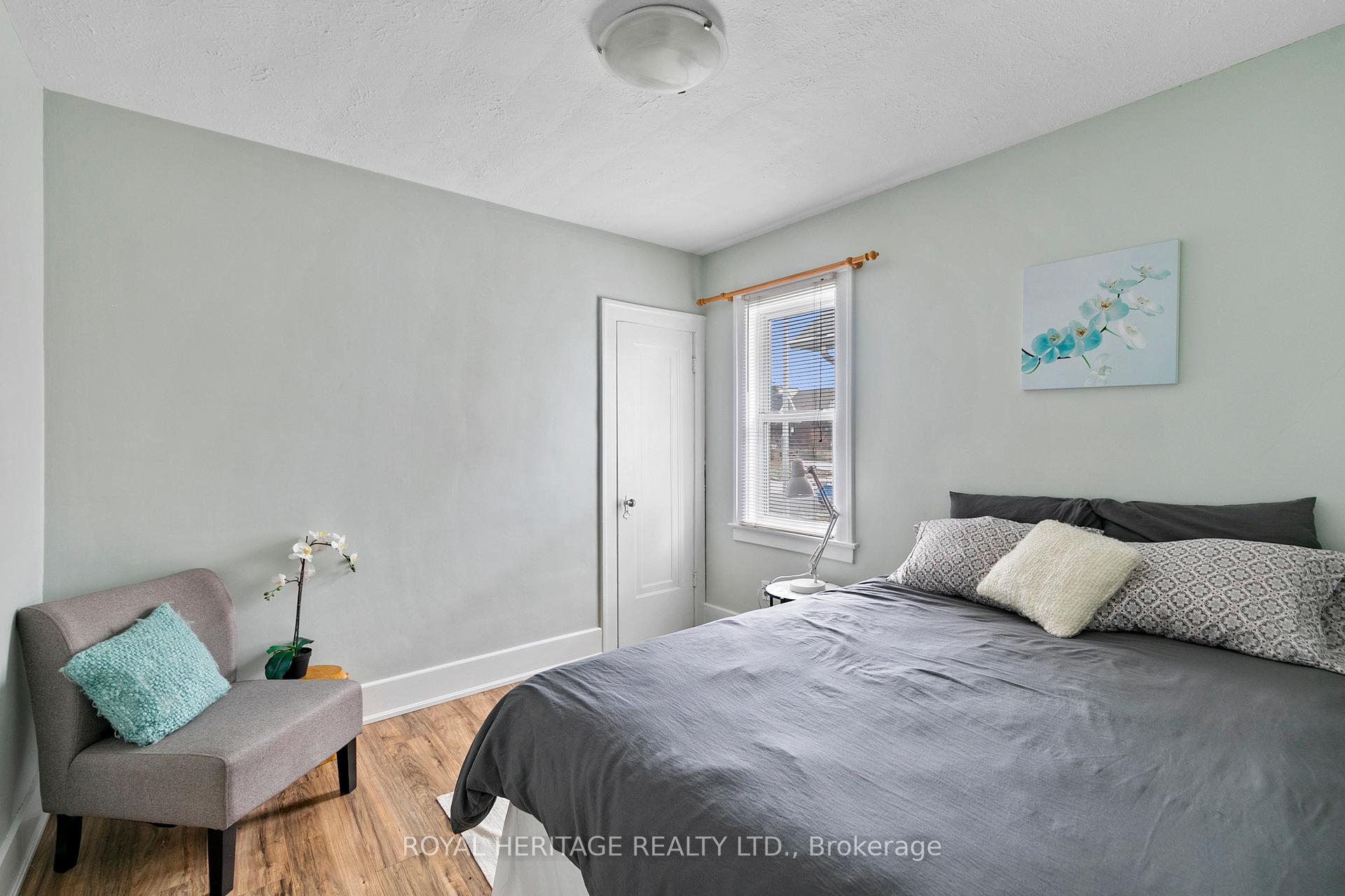 Photo 15 of 680 Josephine Avenue, Windsor — HOMEH