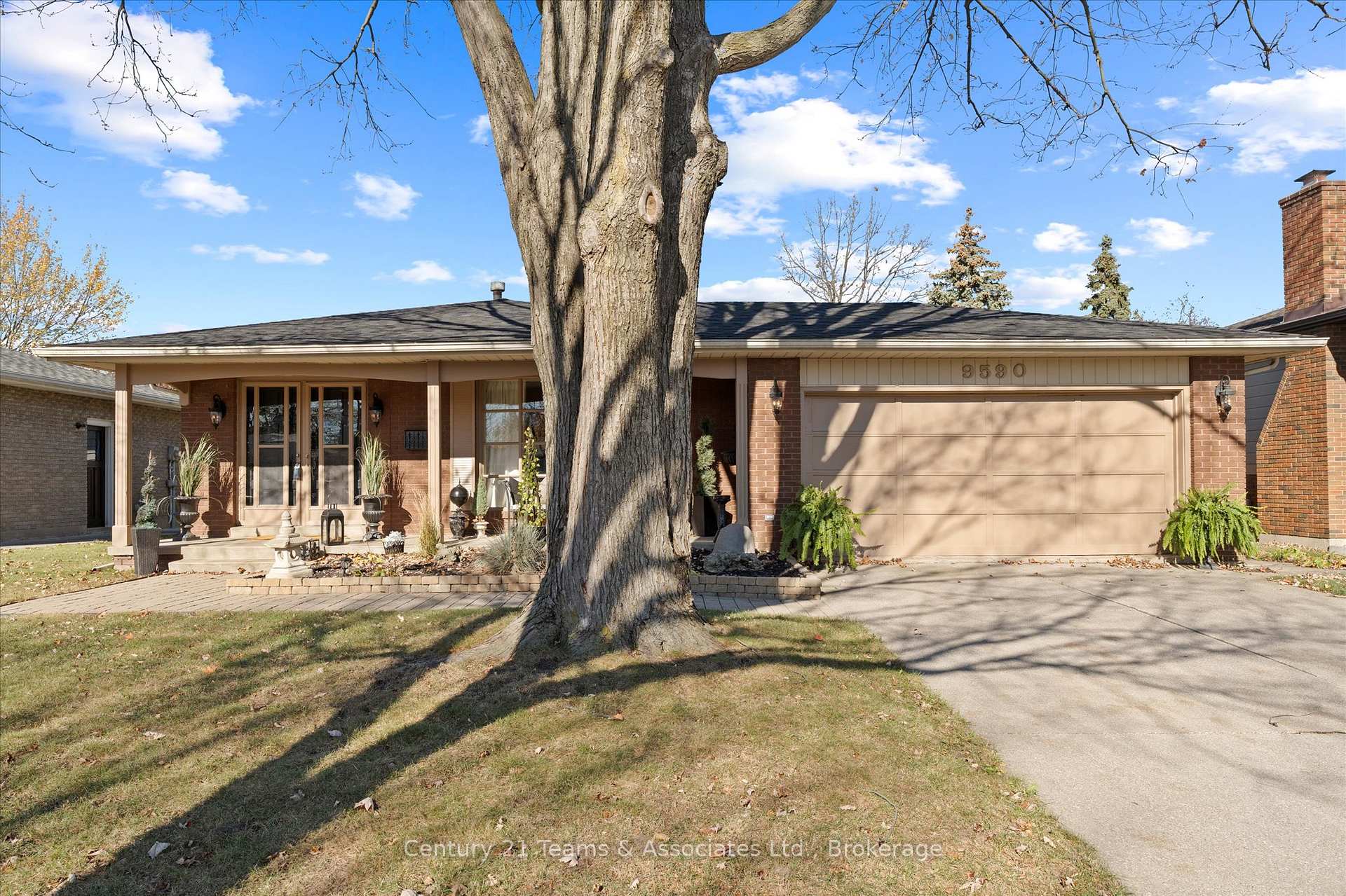 Photo 2 of 9590 Kerby Road, Windsor — HOMEH