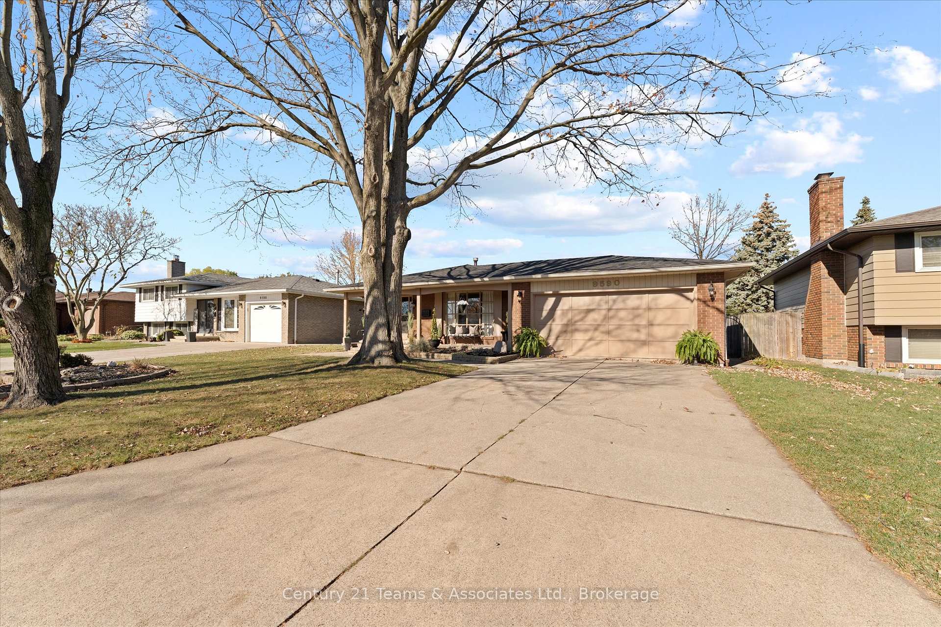 Photo 3 of 9590 Kerby Road, Windsor — HOMEH