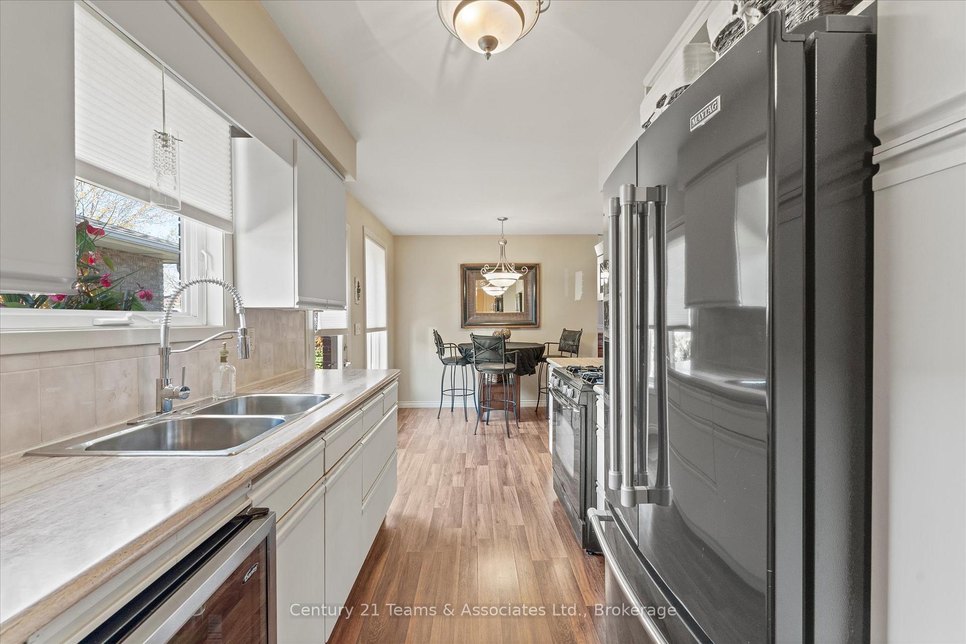 Photo 5 of 9590 Kerby Road, Windsor — HOMEH