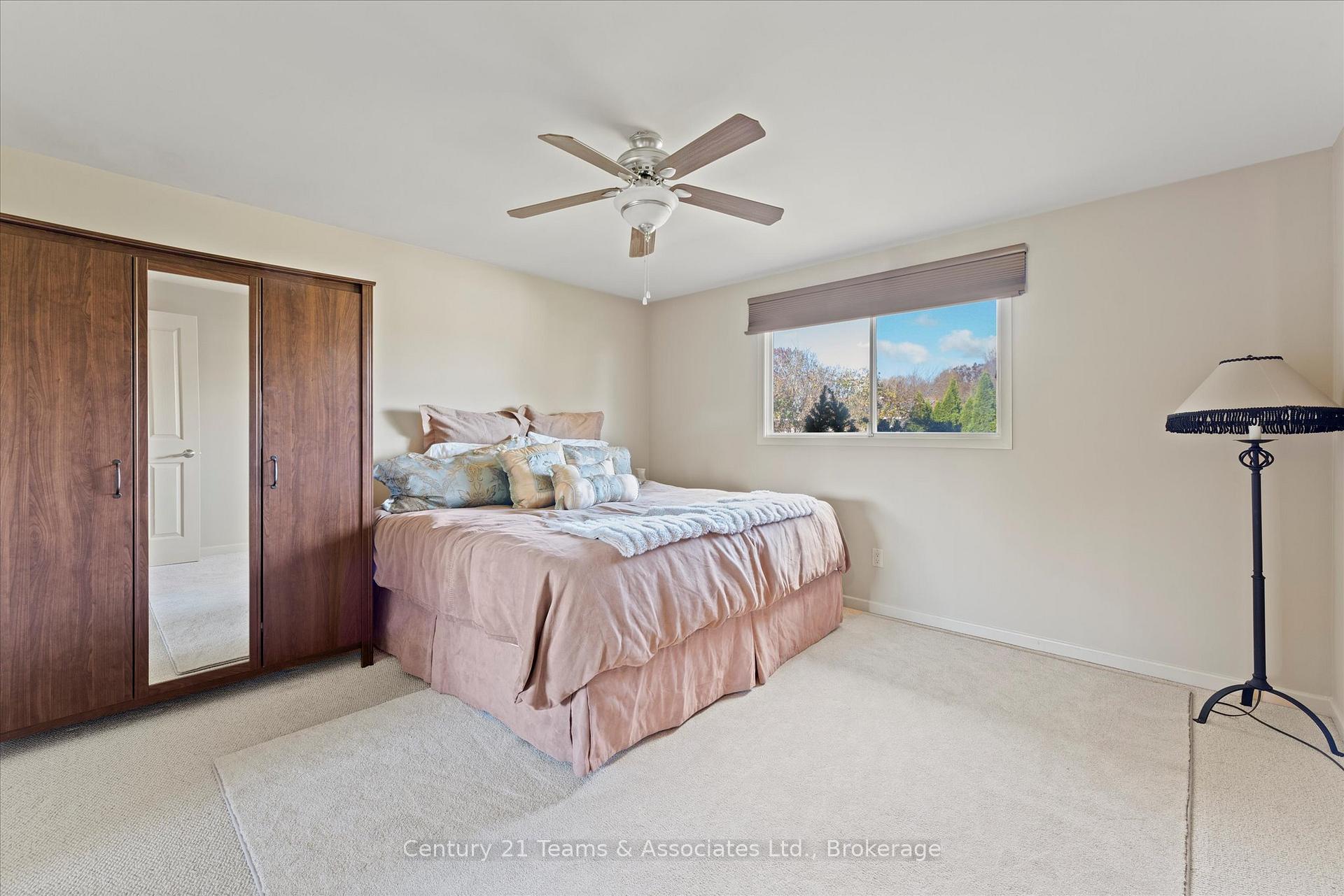 Photo 16 of 9590 Kerby Road, Windsor — HOMEH