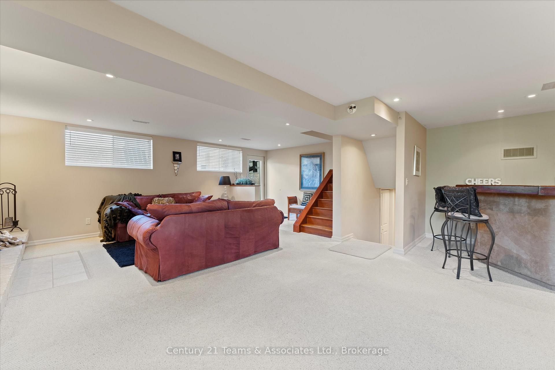 Photo 26 of 9590 Kerby Road, Windsor — HOMEH