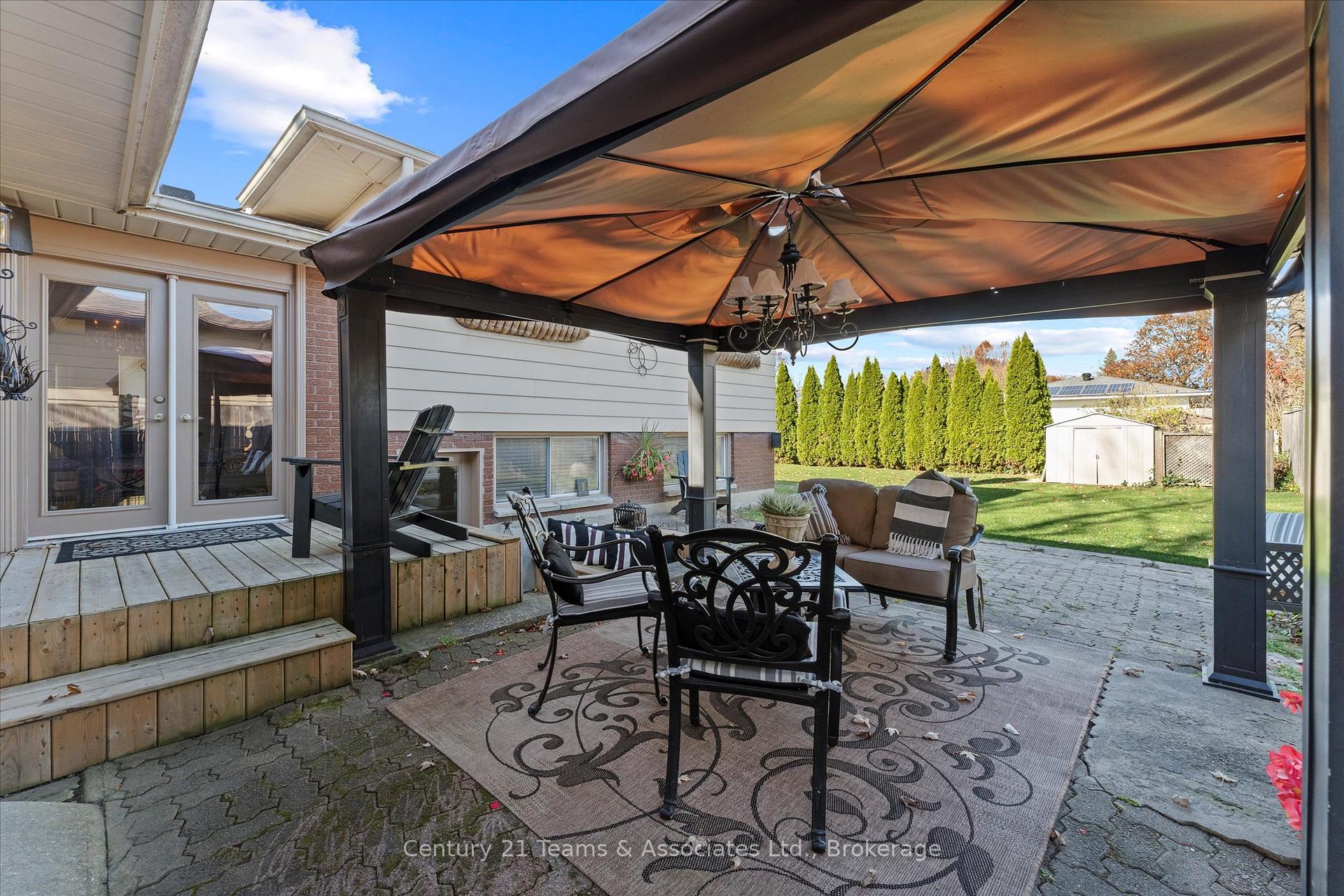 Photo 32 of 9590 Kerby Road, Windsor — HOMEH