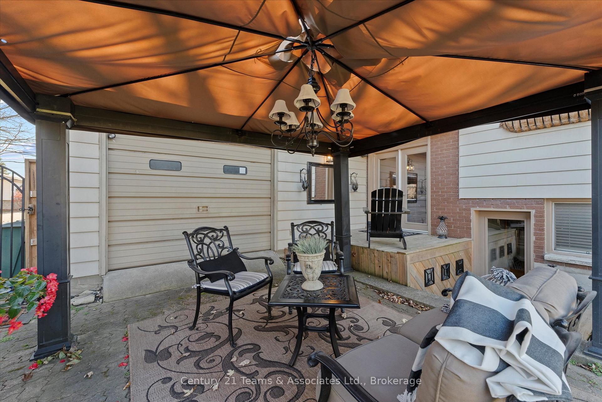 Photo 33 of 9590 Kerby Road, Windsor — HOMEH