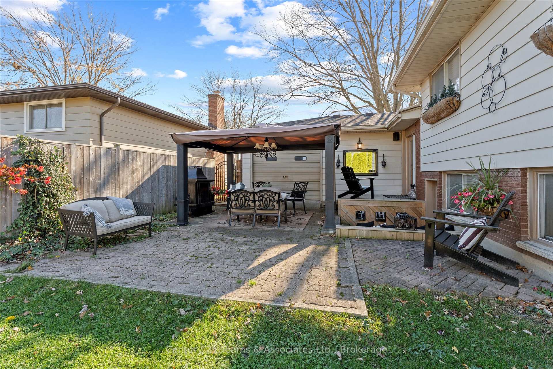 Photo 34 of 9590 Kerby Road, Windsor — HOMEH