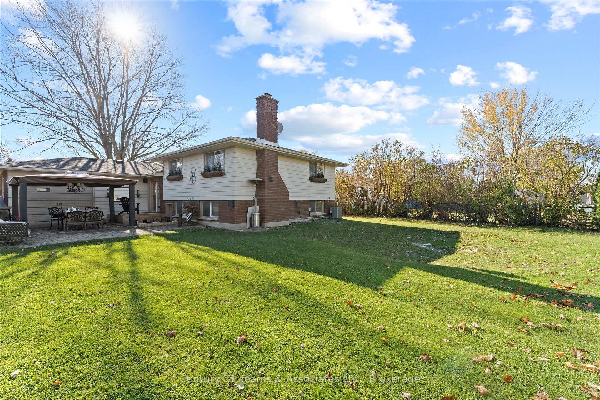 Photo 36 of 9590 Kerby Road, Windsor — HOMEH