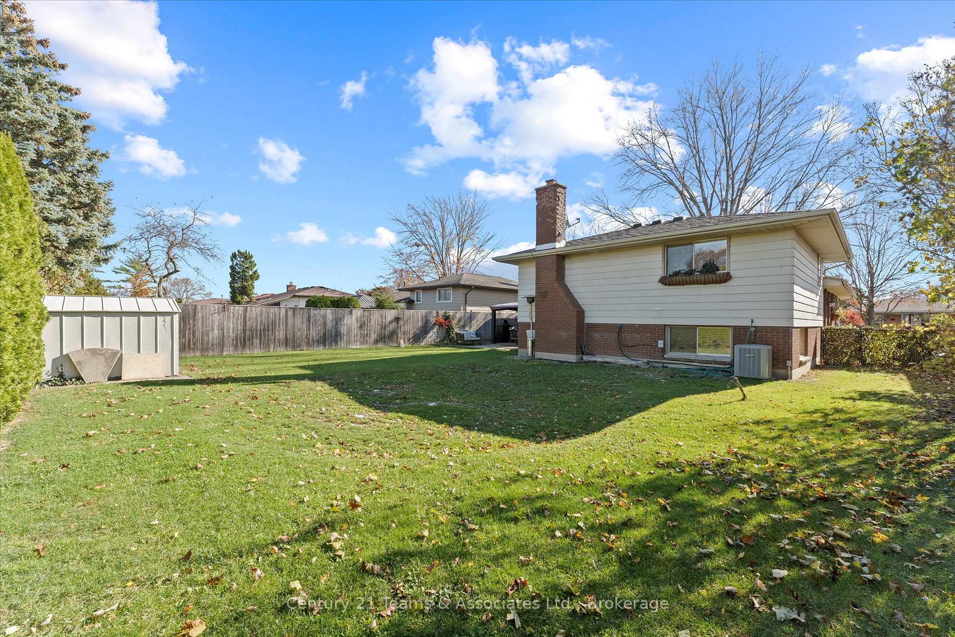 Photo 37 of 9590 Kerby Road, Windsor — HOMEH