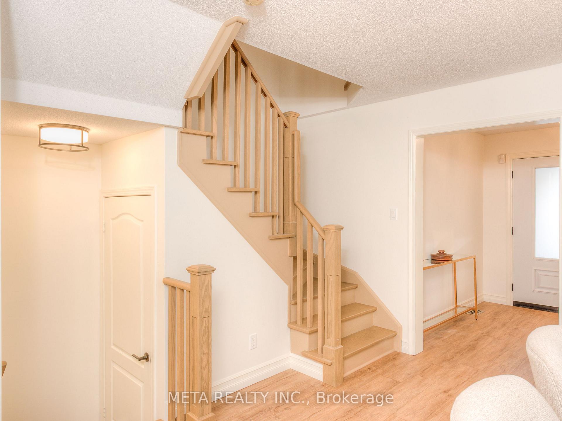 Photo 6 of 17 Brownridge Place, Whitby, Williamsburg — HOMEH