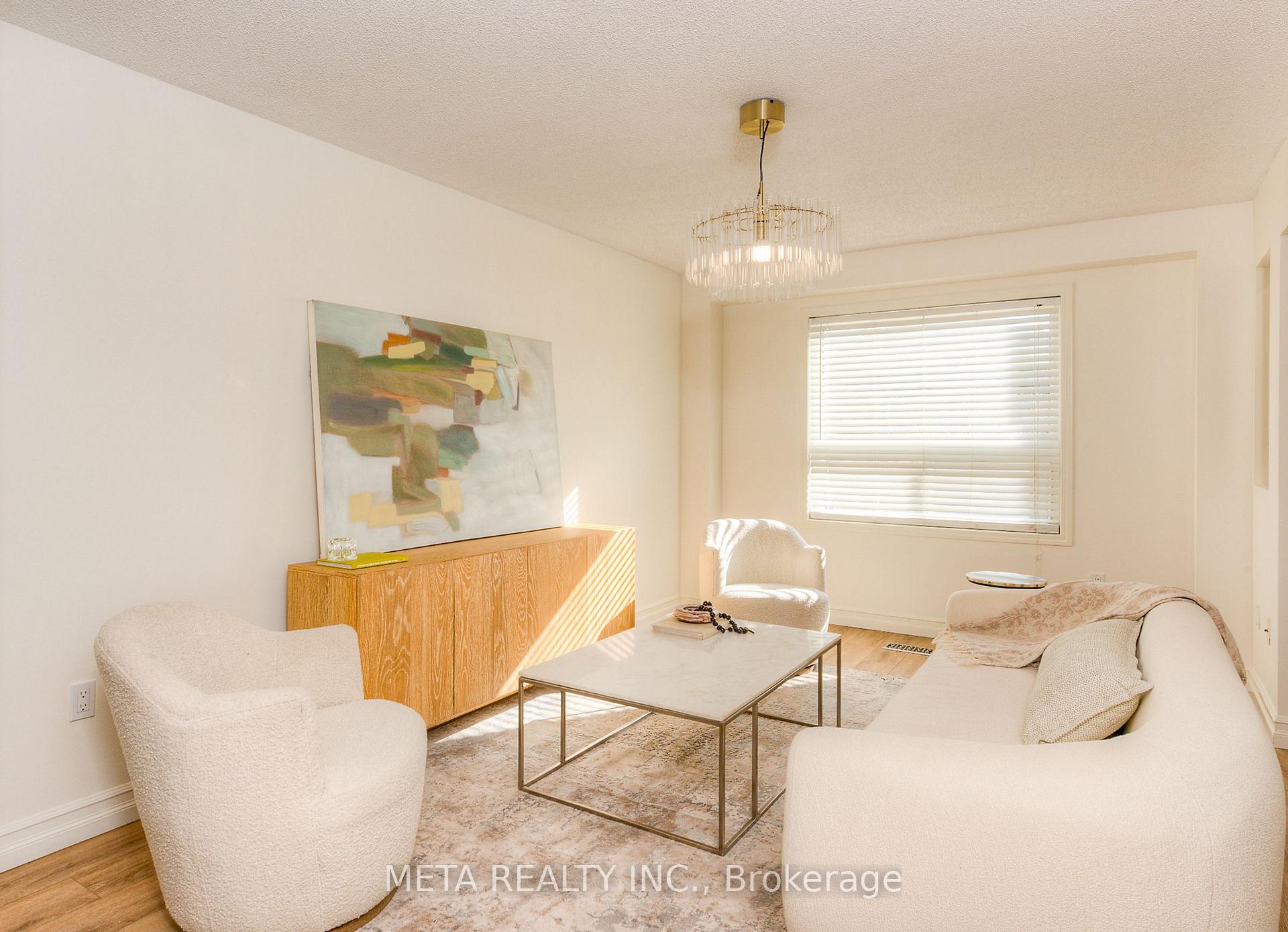 Photo 12 of 17 Brownridge Place, Whitby, Williamsburg — HOMEH