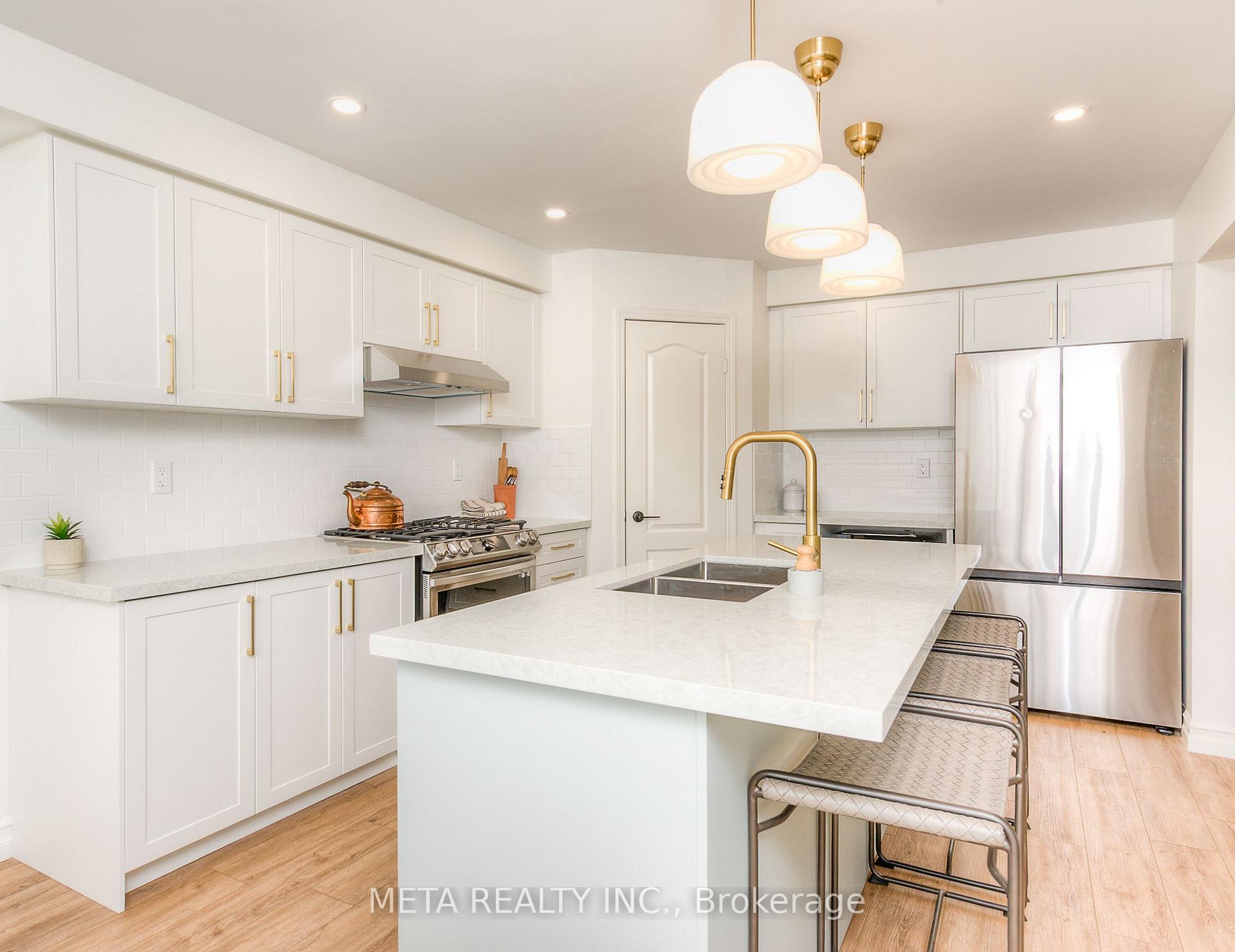 Photo 18 of 17 Brownridge Place, Whitby, Williamsburg — HOMEH