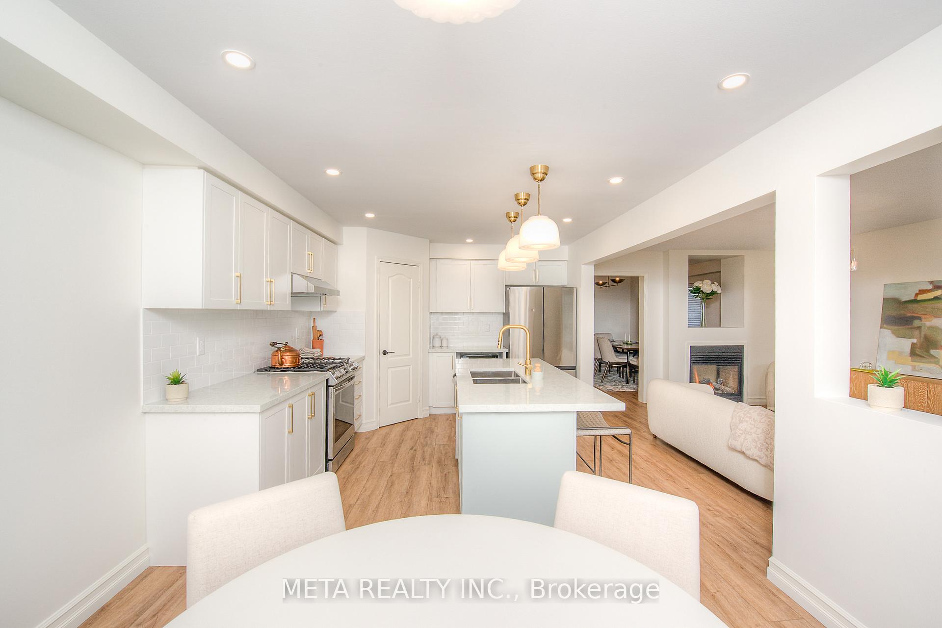 Photo 20 of 17 Brownridge Place, Whitby, Williamsburg — HOMEH