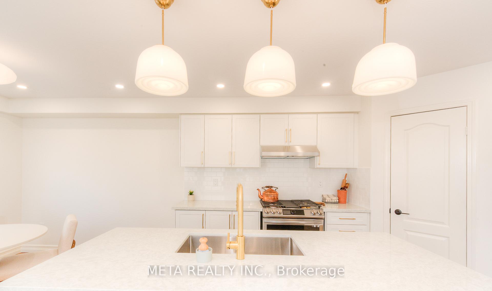 Photo 21 of 17 Brownridge Place, Whitby, Williamsburg — HOMEH