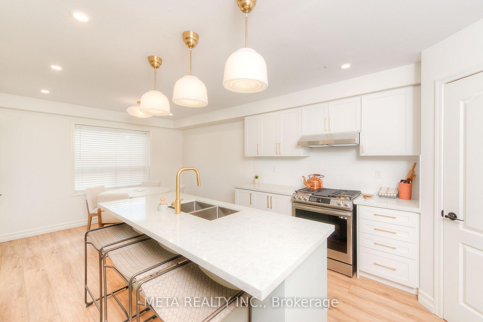 Photo 22 of 17 Brownridge Place, Whitby, Williamsburg — HOMEH