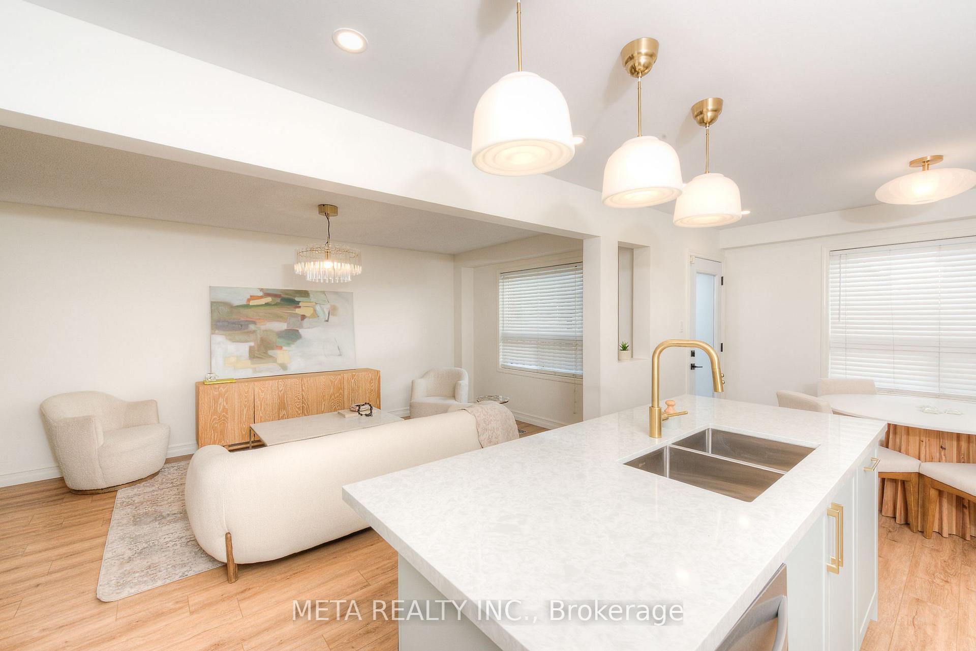 Photo 23 of 17 Brownridge Place, Whitby, Williamsburg — HOMEH