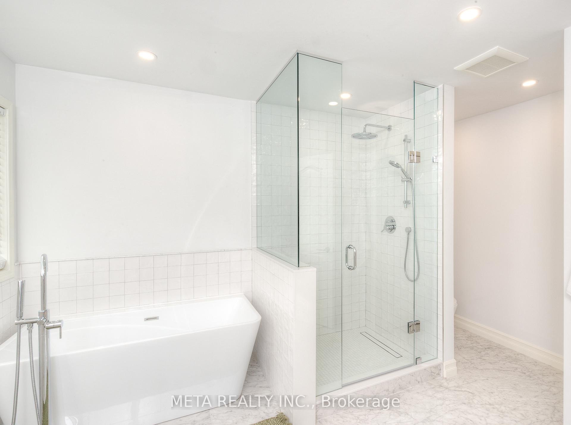 Photo 29 of 17 Brownridge Place, Whitby, Williamsburg — HOMEH