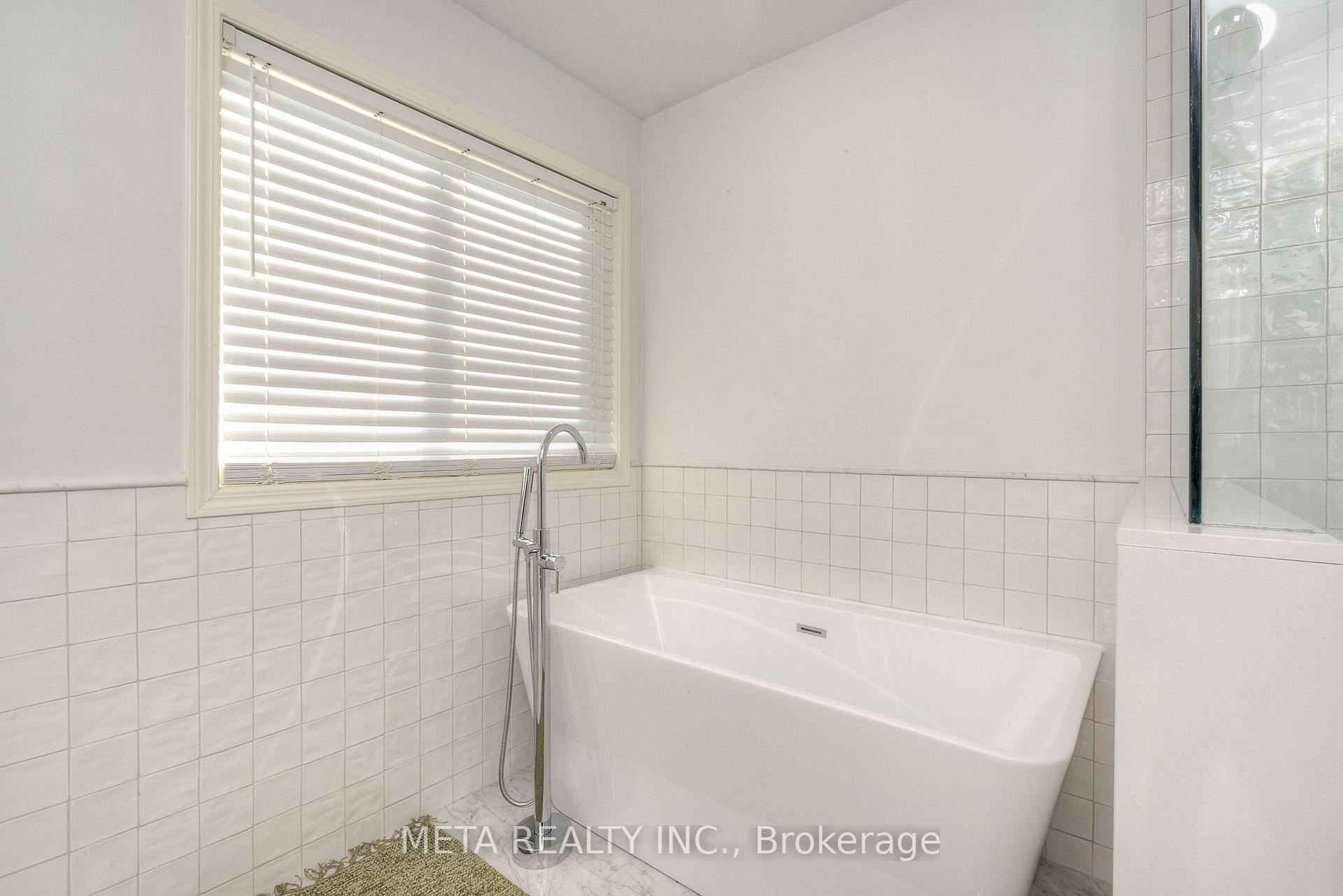 Photo 32 of 17 Brownridge Place, Whitby, Williamsburg — HOMEH