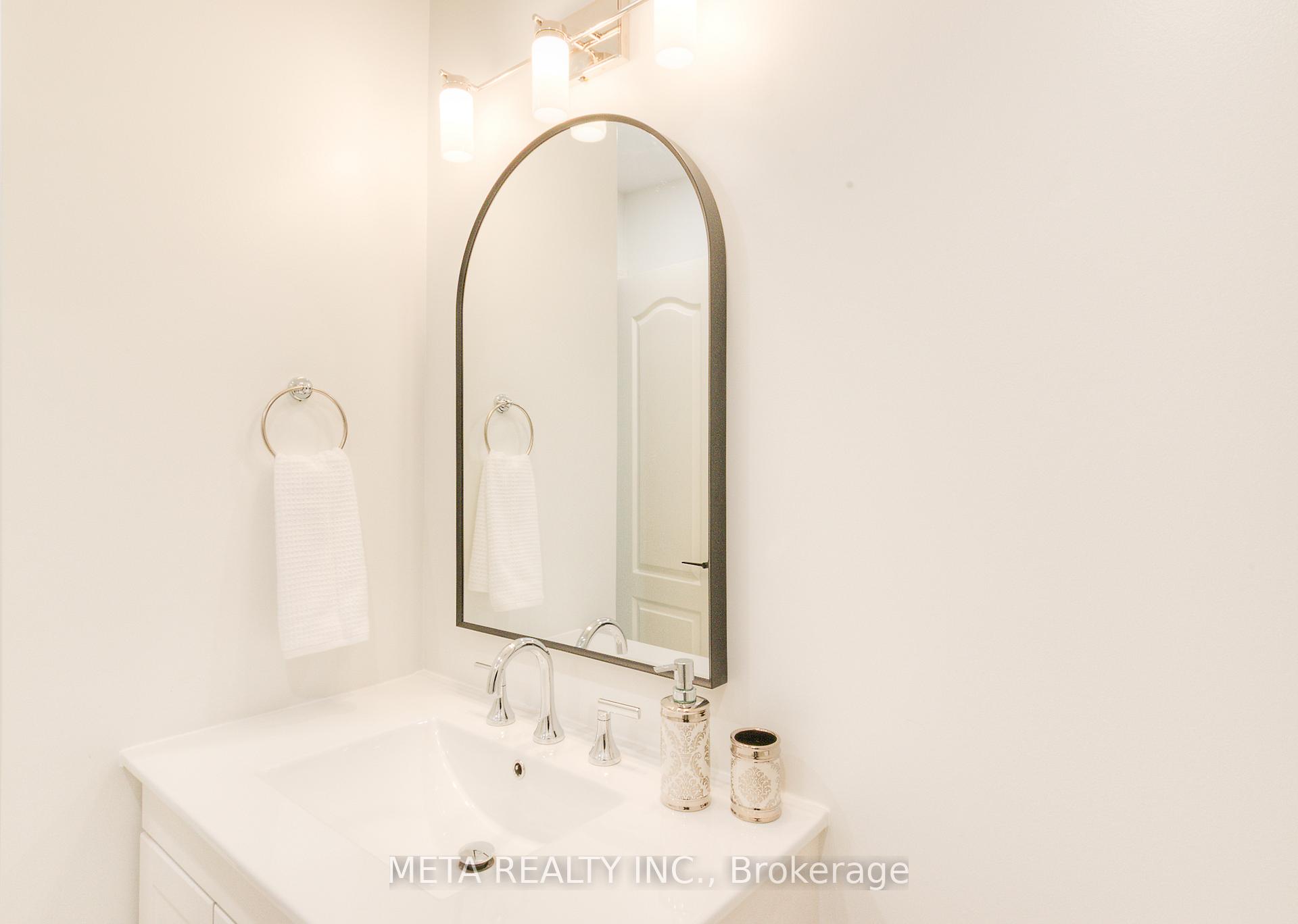 Photo 33 of 17 Brownridge Place, Whitby, Williamsburg — HOMEH