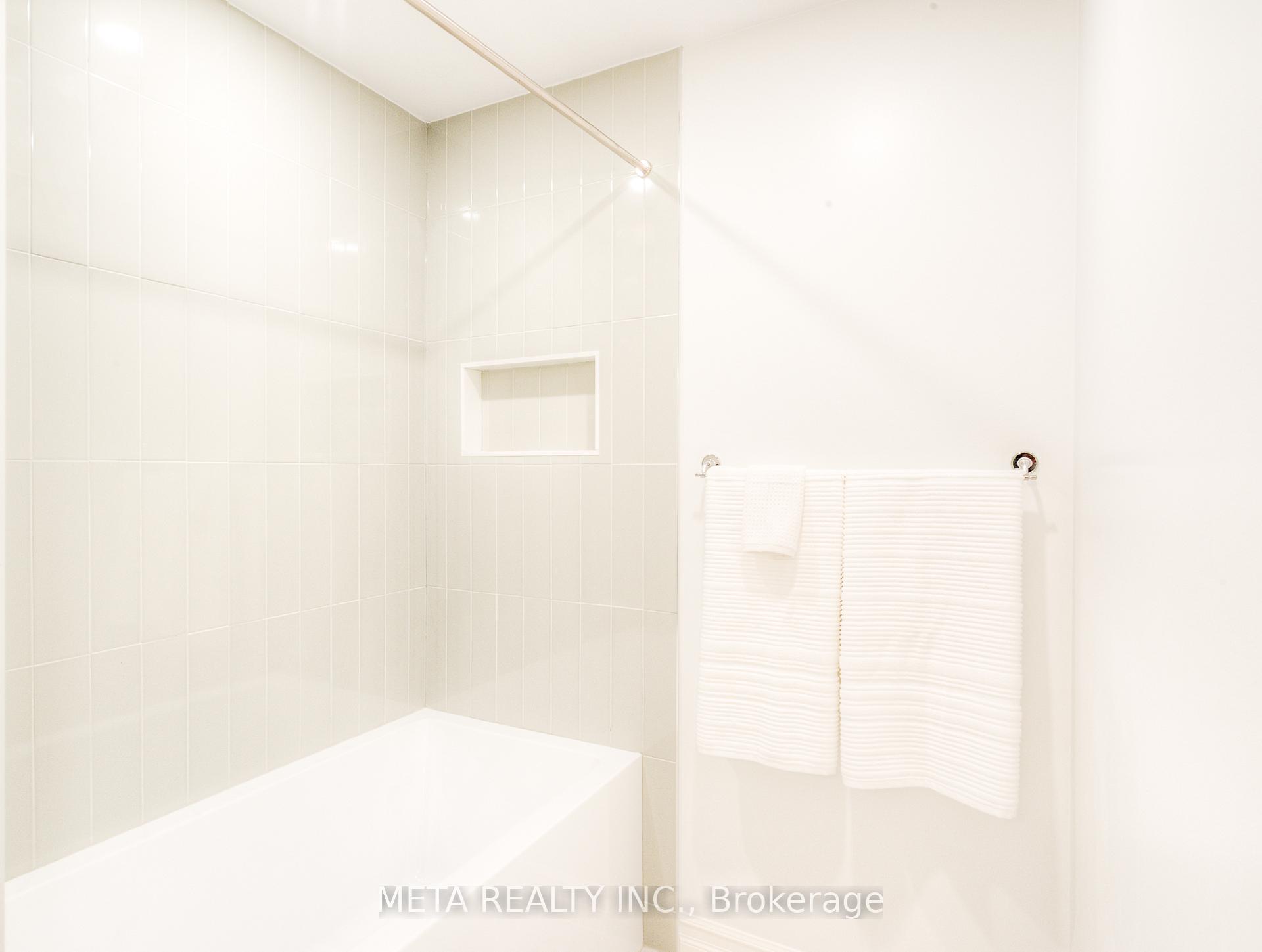 Photo 34 of 17 Brownridge Place, Whitby, Williamsburg — HOMEH