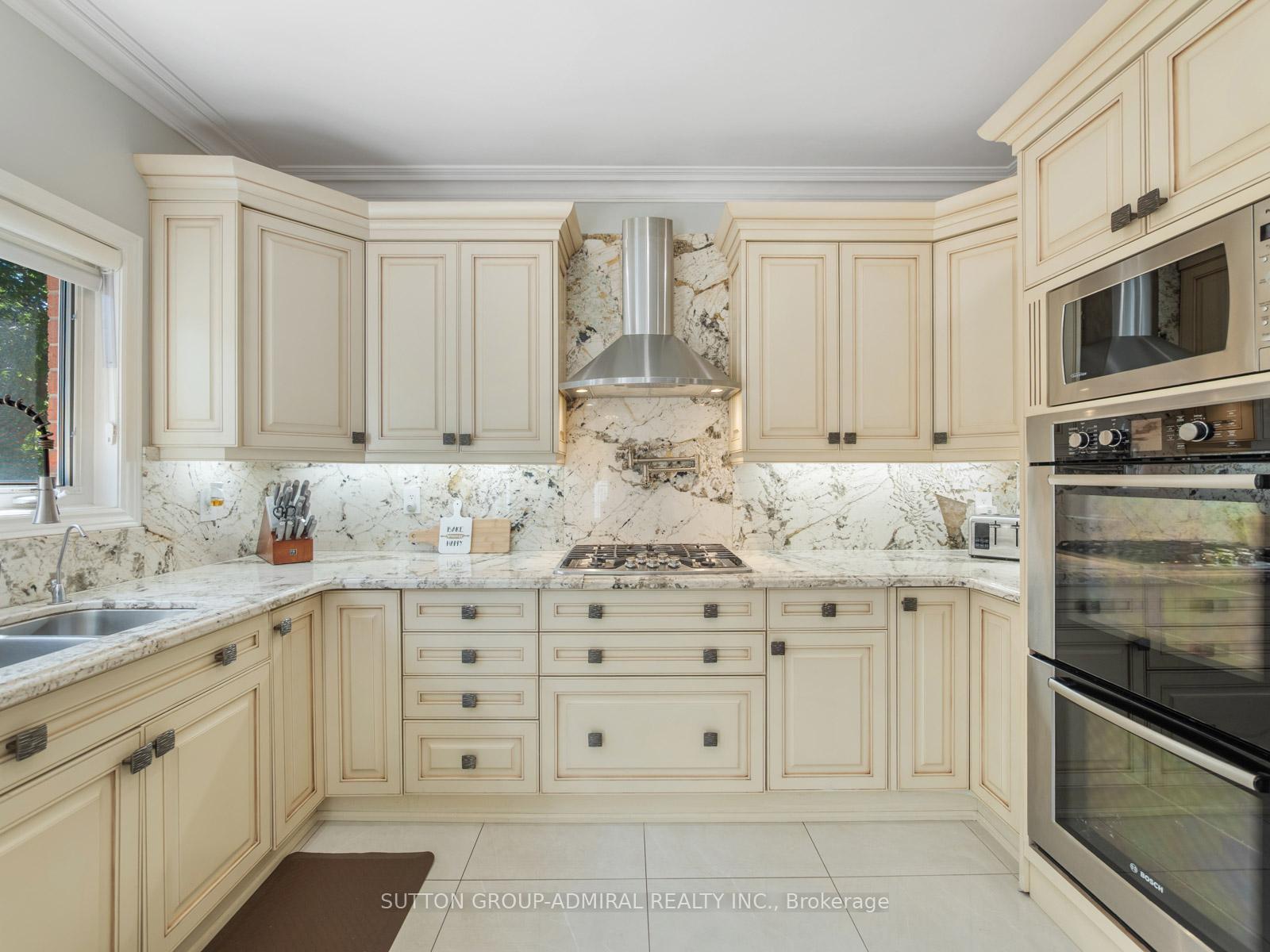 Photo 12 of 60 Starwood Road, Vaughan, Patterson — HOMEH