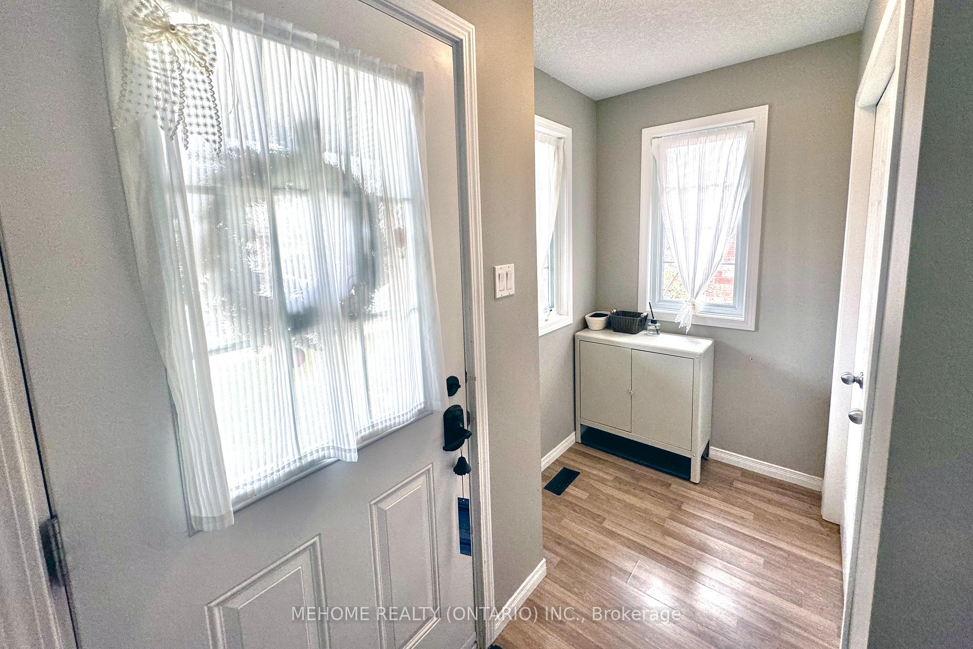 Photo 2 of 605 Goldthread Street, Waterloo — HOMEH