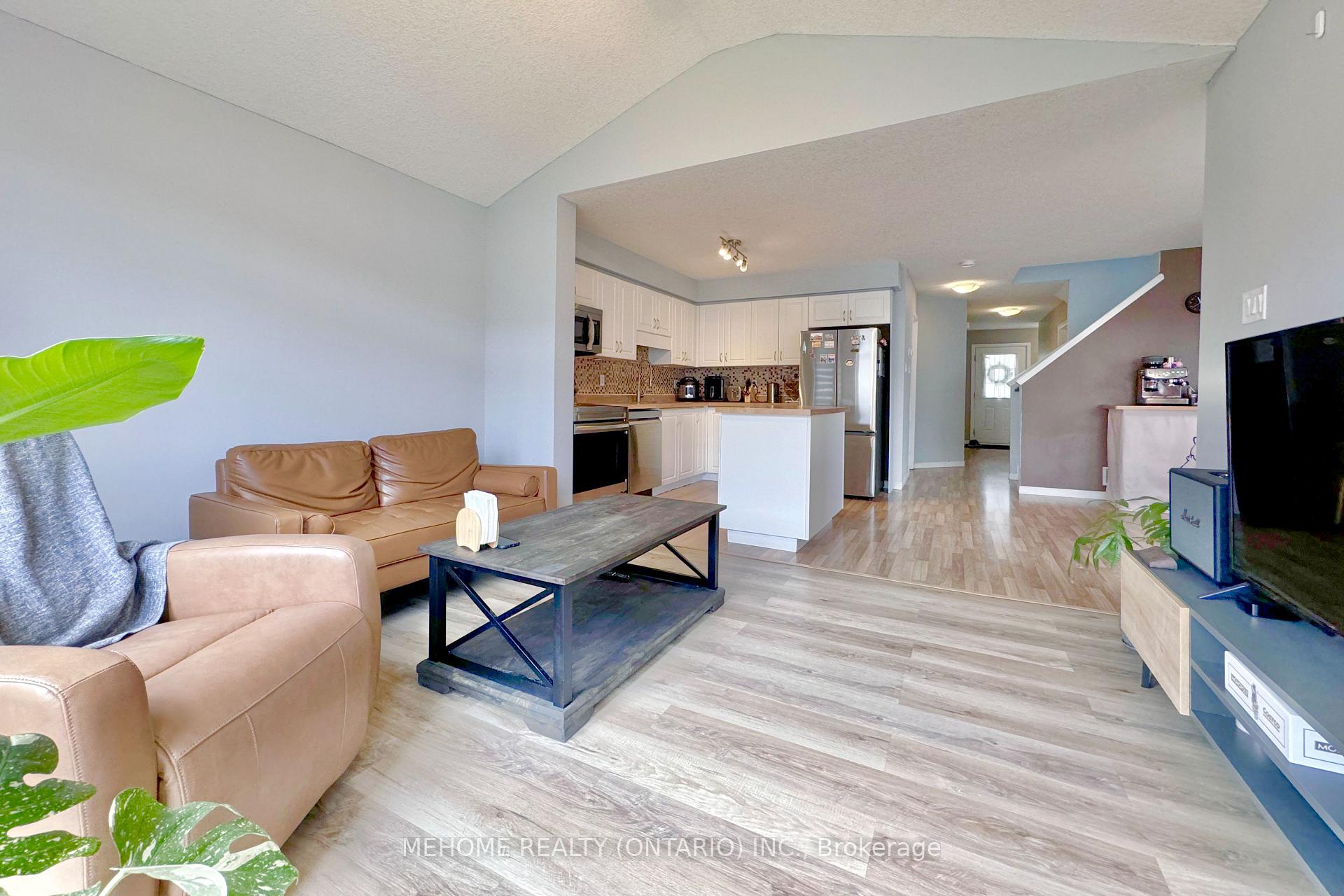 Photo 4 of 605 Goldthread Street, Waterloo — HOMEH