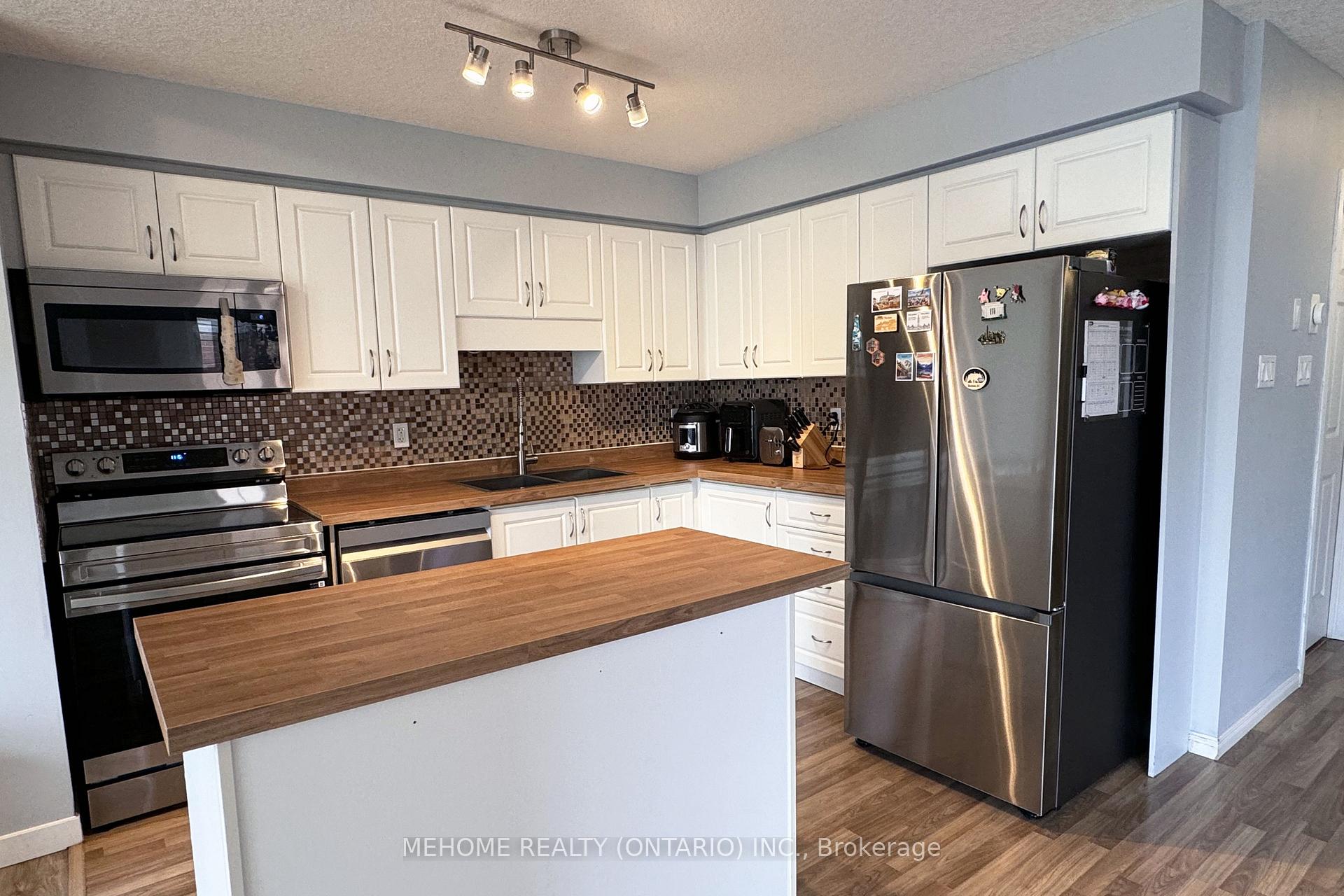 Photo 5 of 605 Goldthread Street, Waterloo — HOMEH