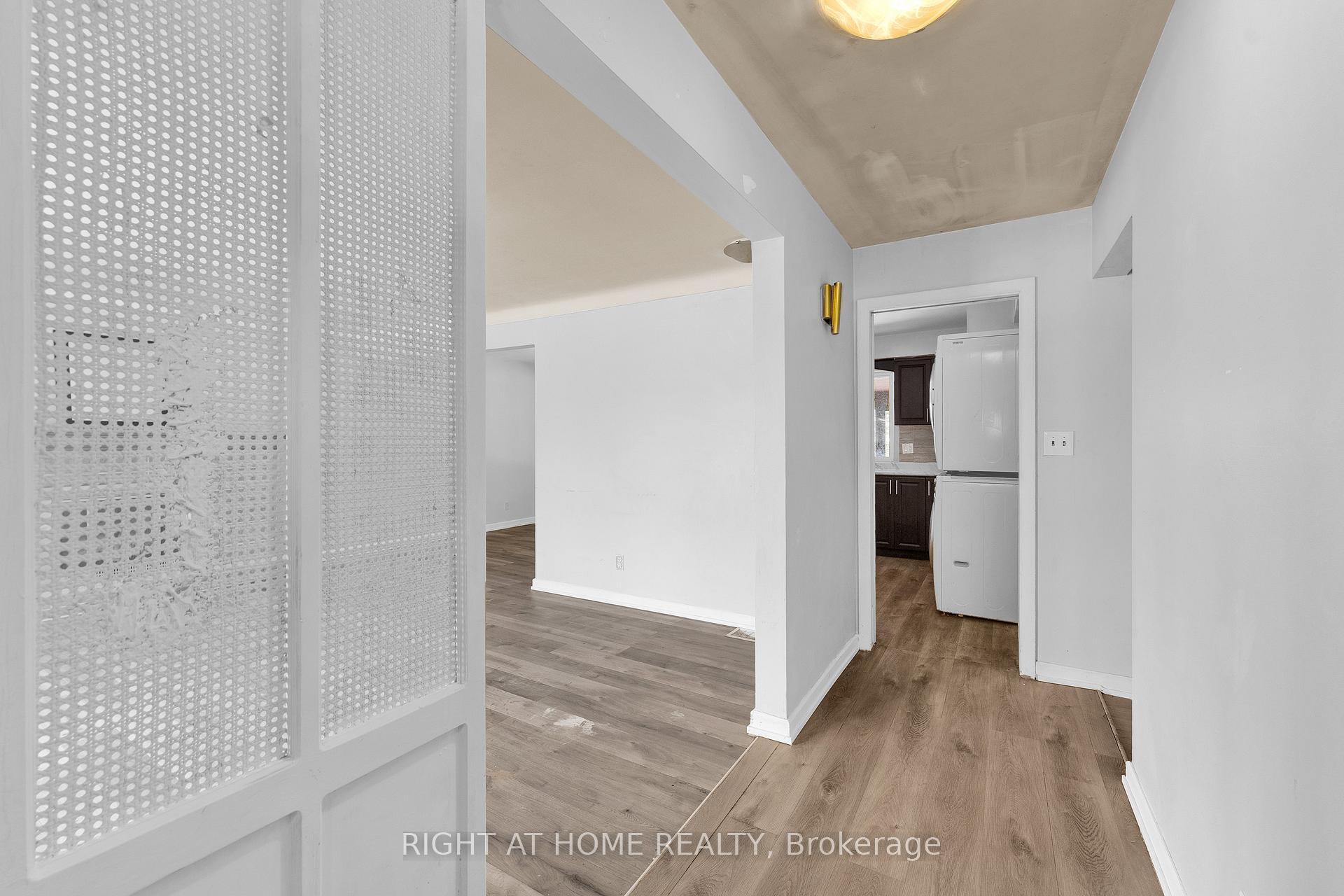 Photo 5 of 2517 Dandurand Avenue, Windsor — HOMEH