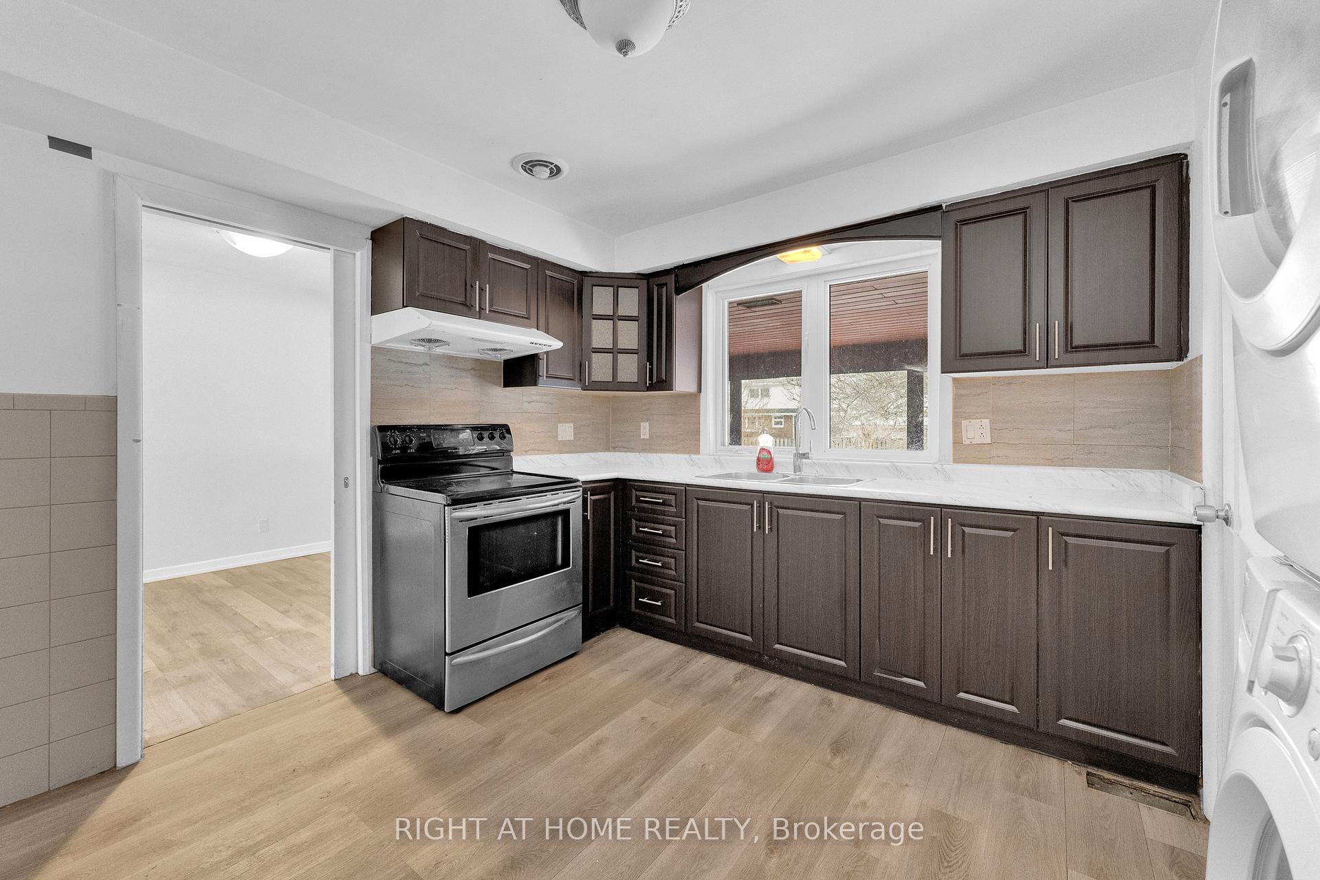 Photo 10 of 2517 Dandurand Avenue, Windsor — HOMEH