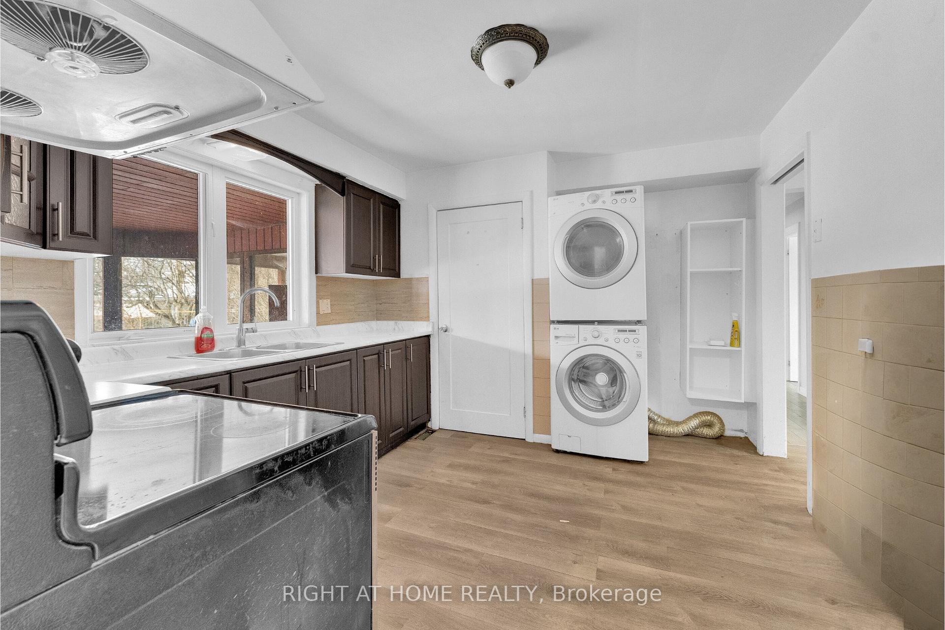 Photo 12 of 2517 Dandurand Avenue, Windsor — HOMEH