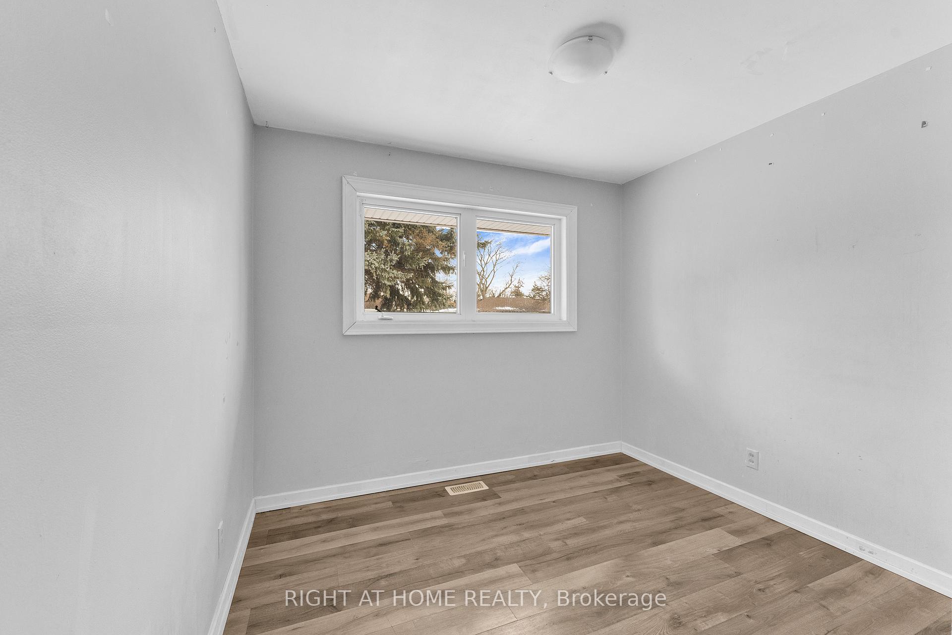 Photo 15 of 2517 Dandurand Avenue, Windsor — HOMEH