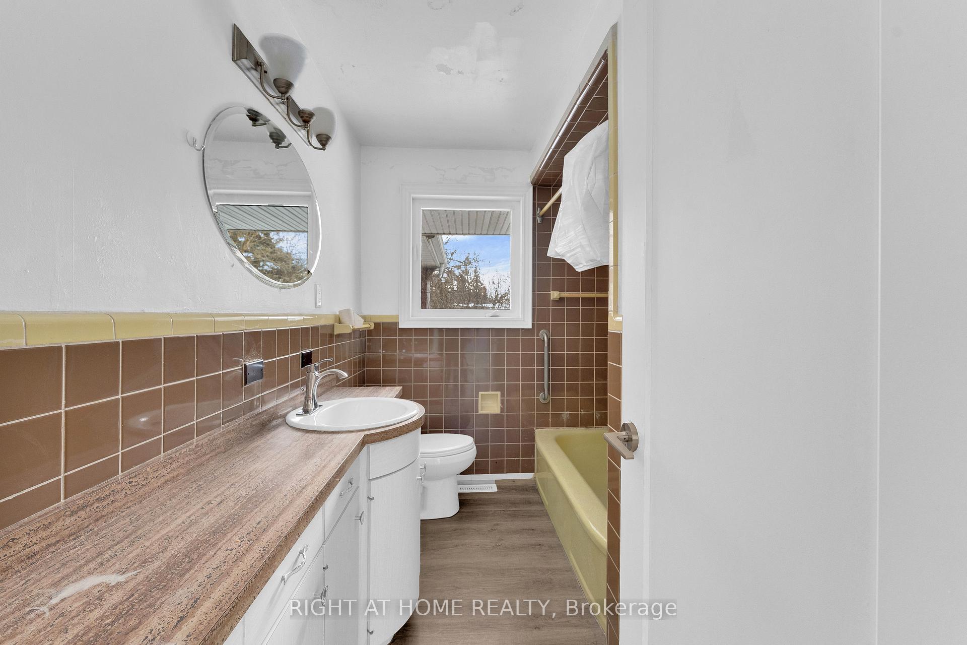 Photo 16 of 2517 Dandurand Avenue, Windsor — HOMEH