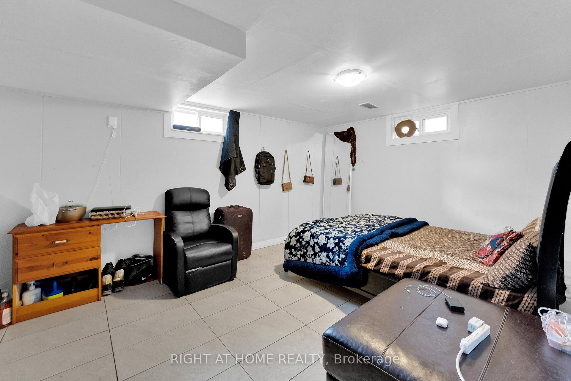 Photo 22 of 2517 Dandurand Avenue, Windsor — HOMEH