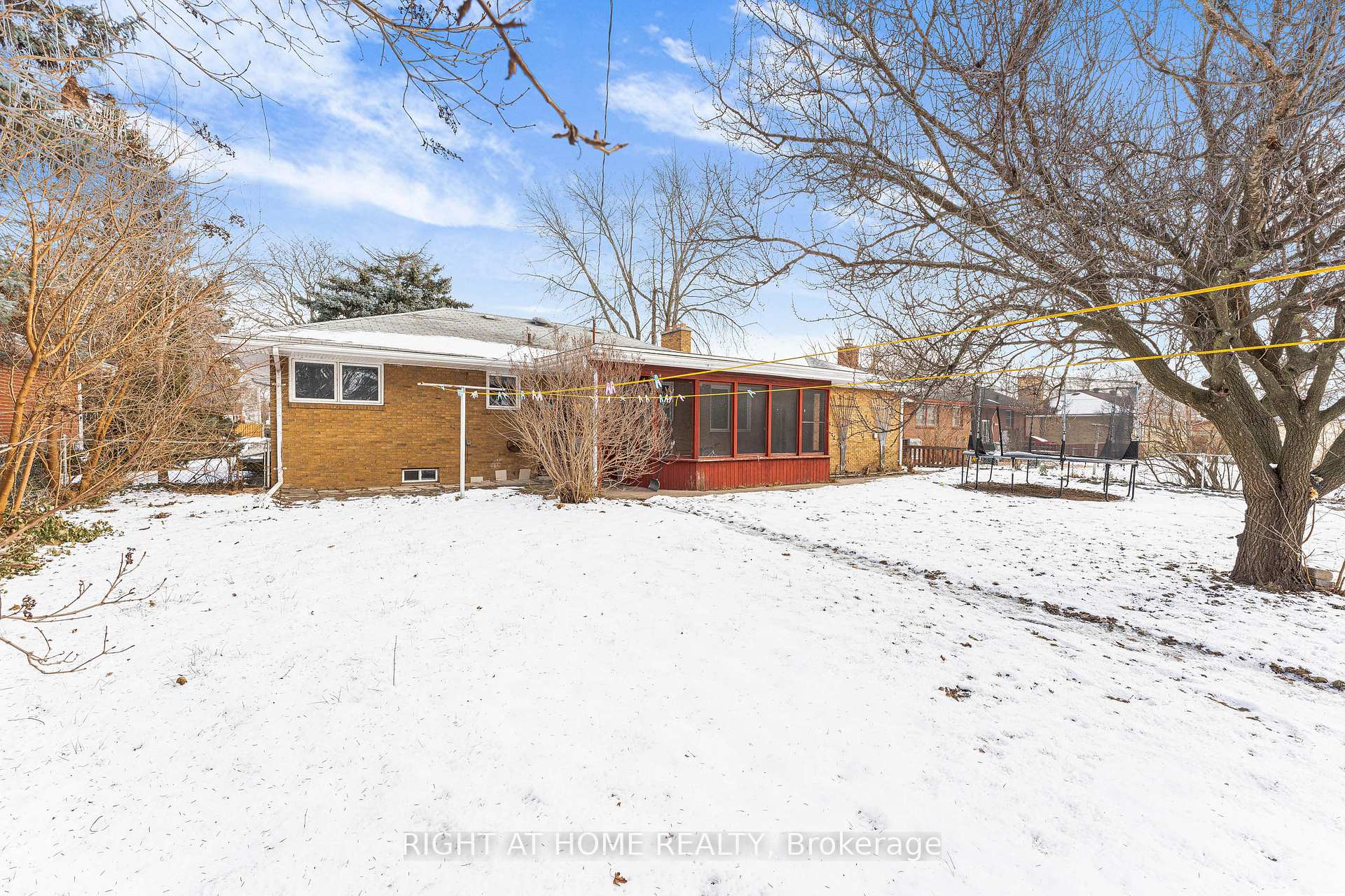 Photo 27 of 2517 Dandurand Avenue, Windsor — HOMEH
