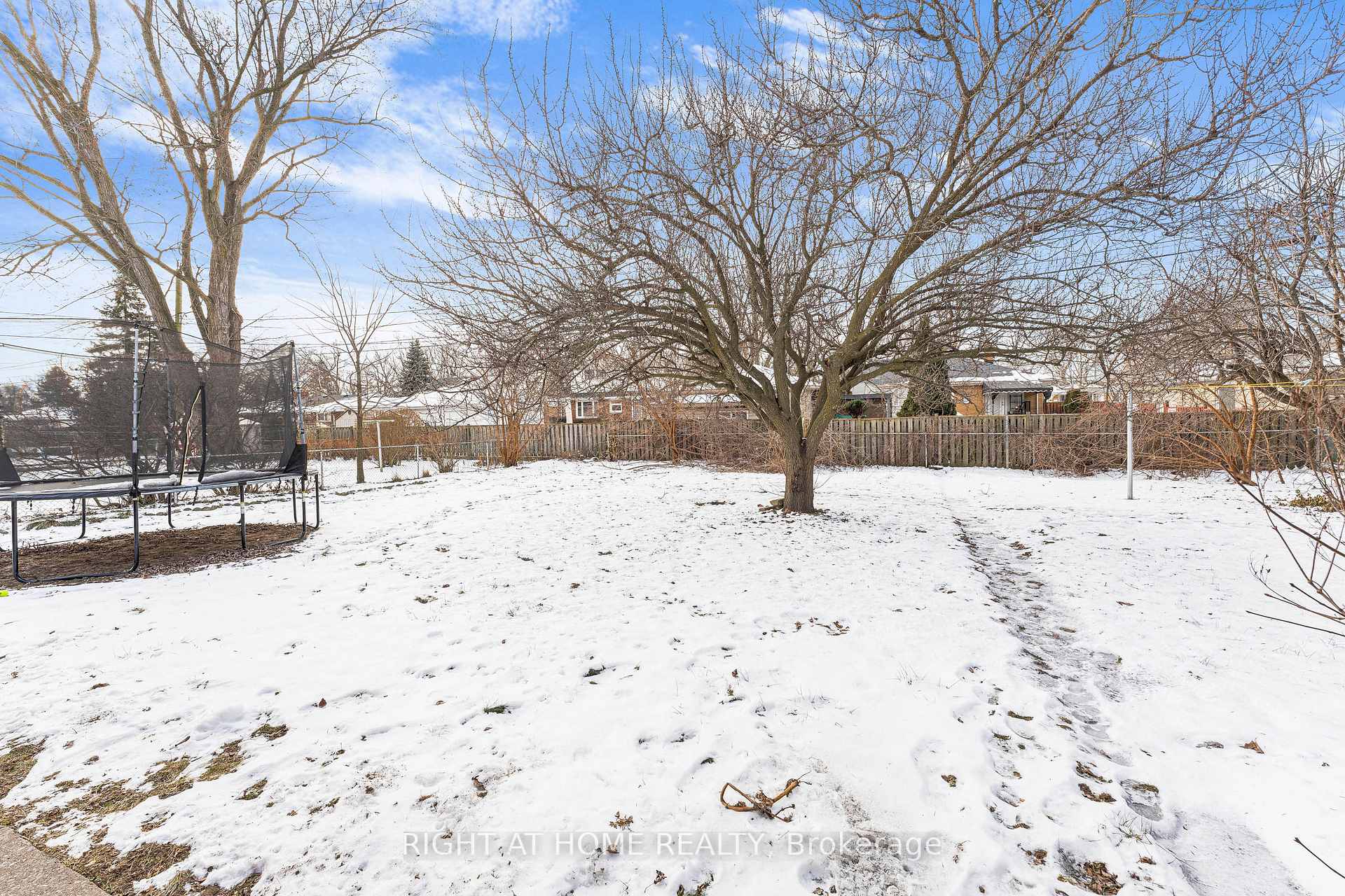 Photo 28 of 2517 Dandurand Avenue, Windsor — HOMEH