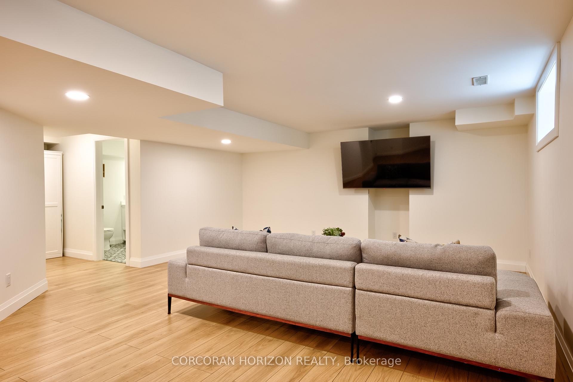 Photo 39 of 144 Steeplechase Way, Waterloo — HOMEH