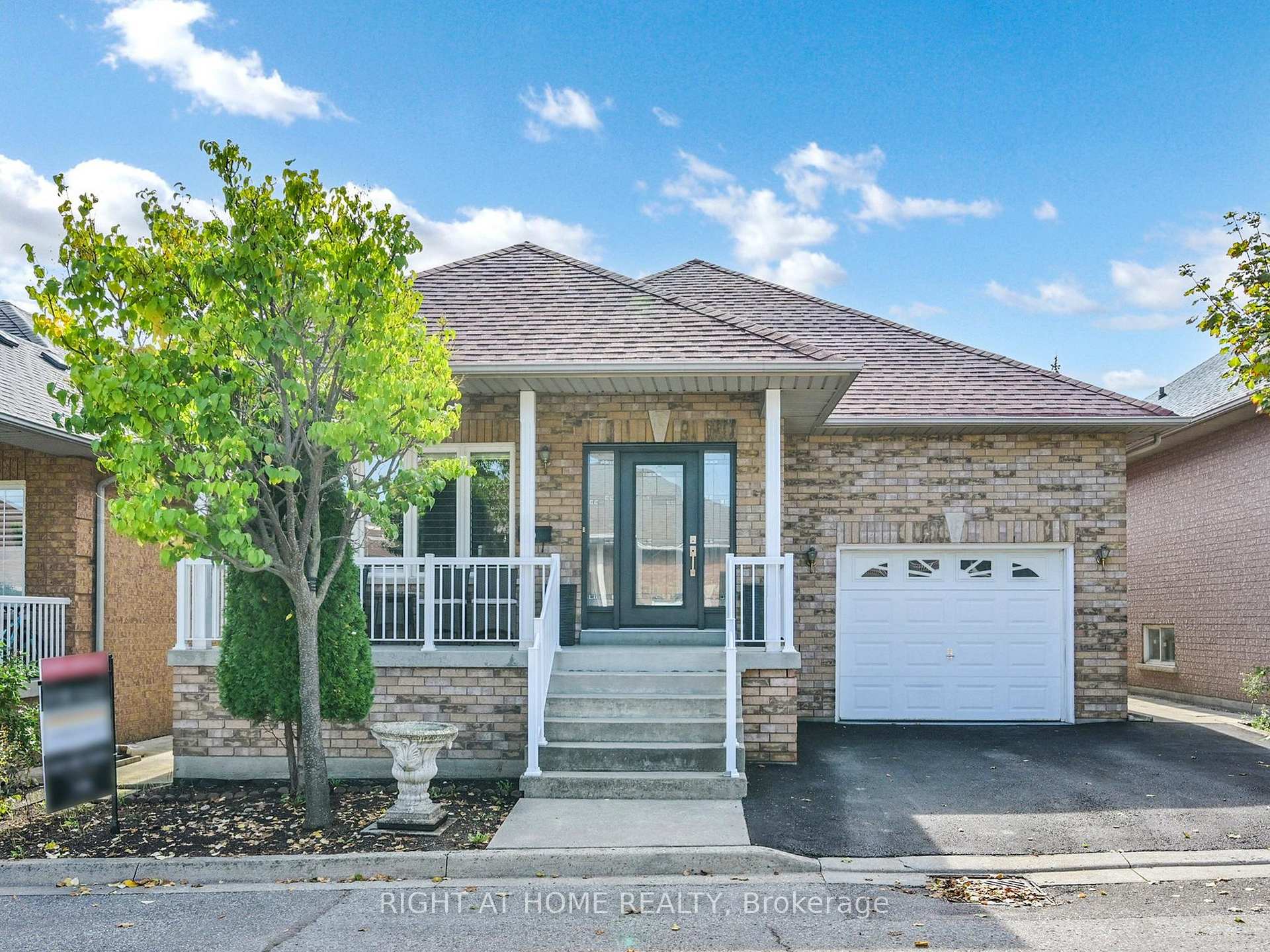 Front of Unit 14, 9 Amalfi Court