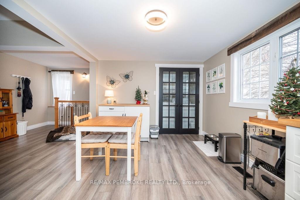 Photo 10 of 58 Knox Terrace, Bonnechere Valley, Eganville/Bonnechere Twp — HOMEH