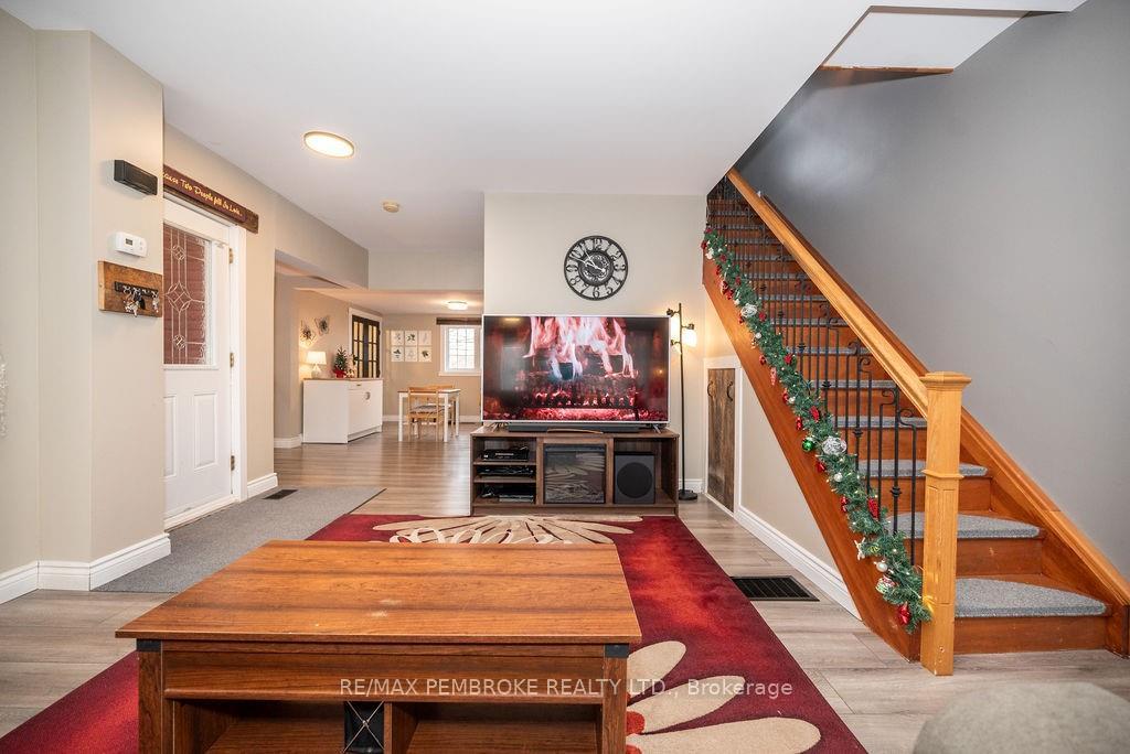 Photo 13 of 58 Knox Terrace, Bonnechere Valley, Eganville/Bonnechere Twp — HOMEH