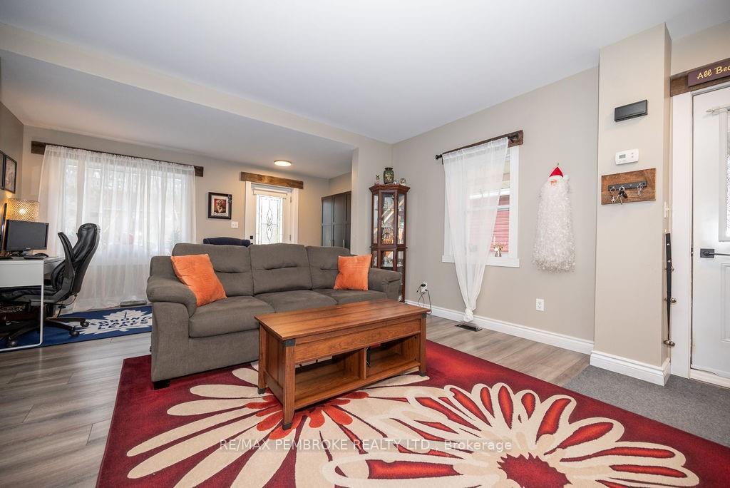 Photo 15 of 58 Knox Terrace, Bonnechere Valley, Eganville/Bonnechere Twp — HOMEH
