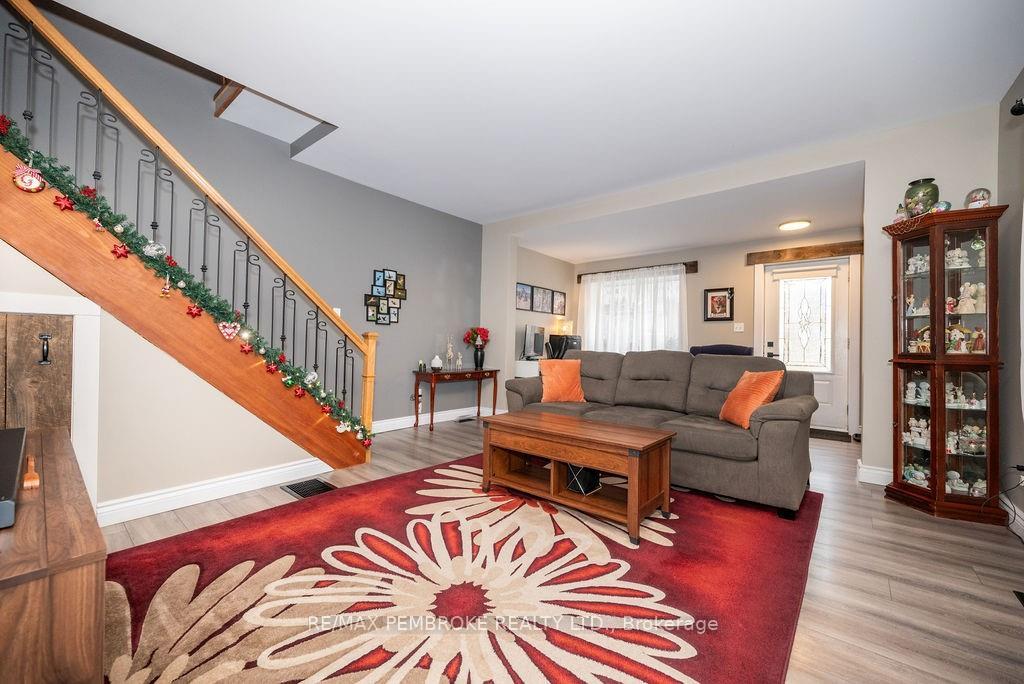 Photo 17 of 58 Knox Terrace, Bonnechere Valley, Eganville/Bonnechere Twp — HOMEH