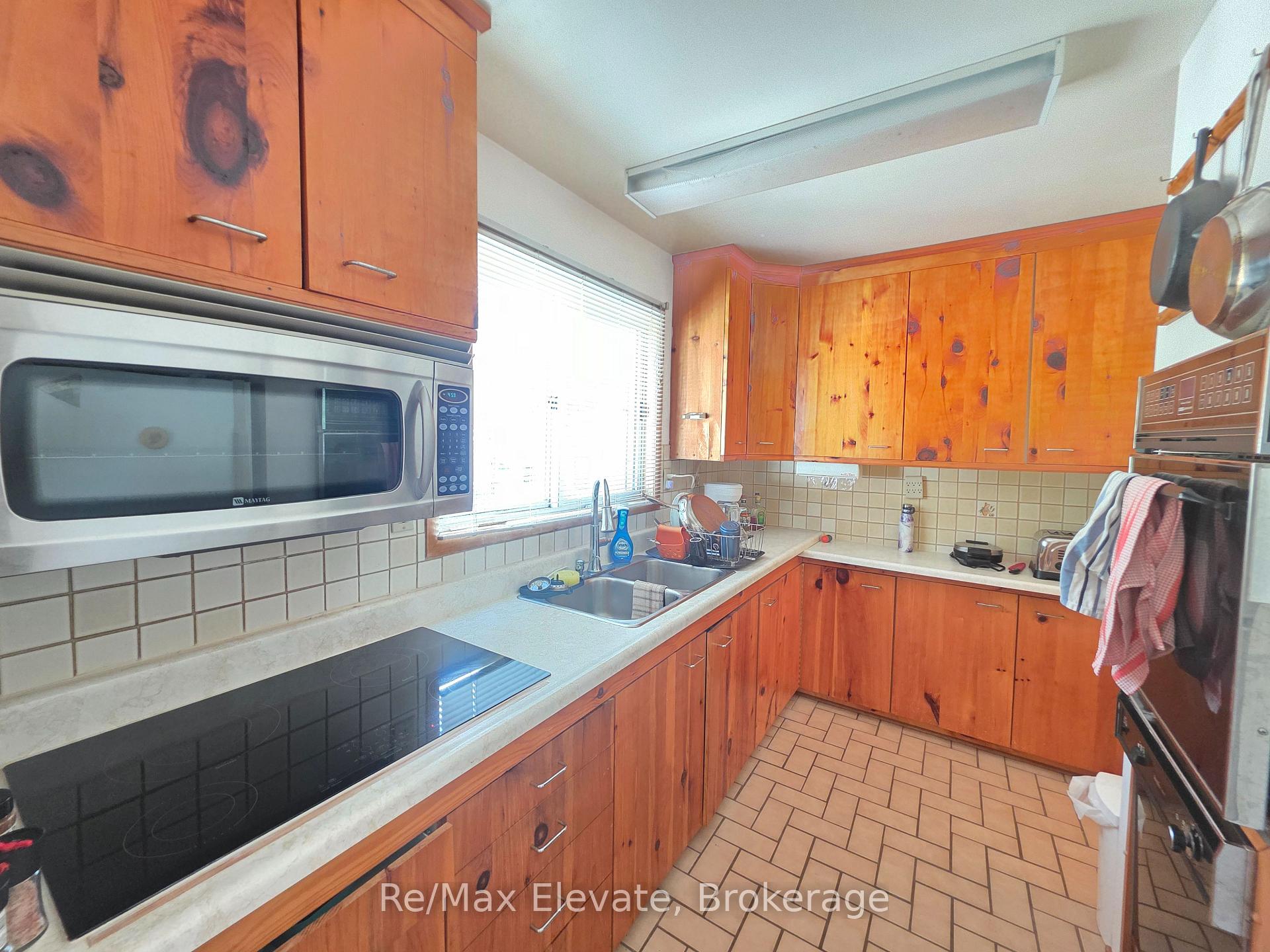 Photo 6 of 1679 Shore Lane, Wasaga Beach — HOMEH