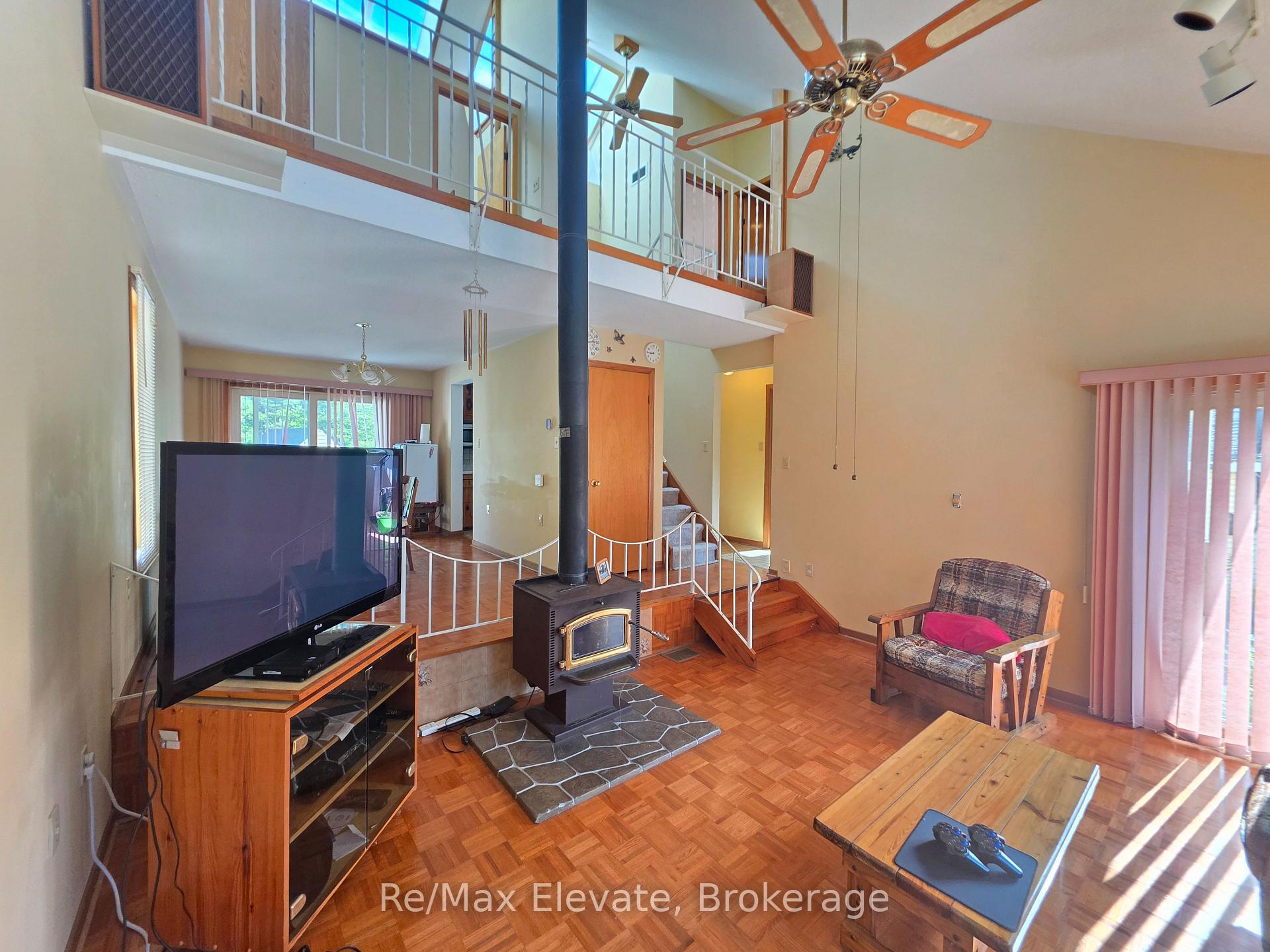 Photo 7 of 1679 Shore Lane, Wasaga Beach — HOMEH