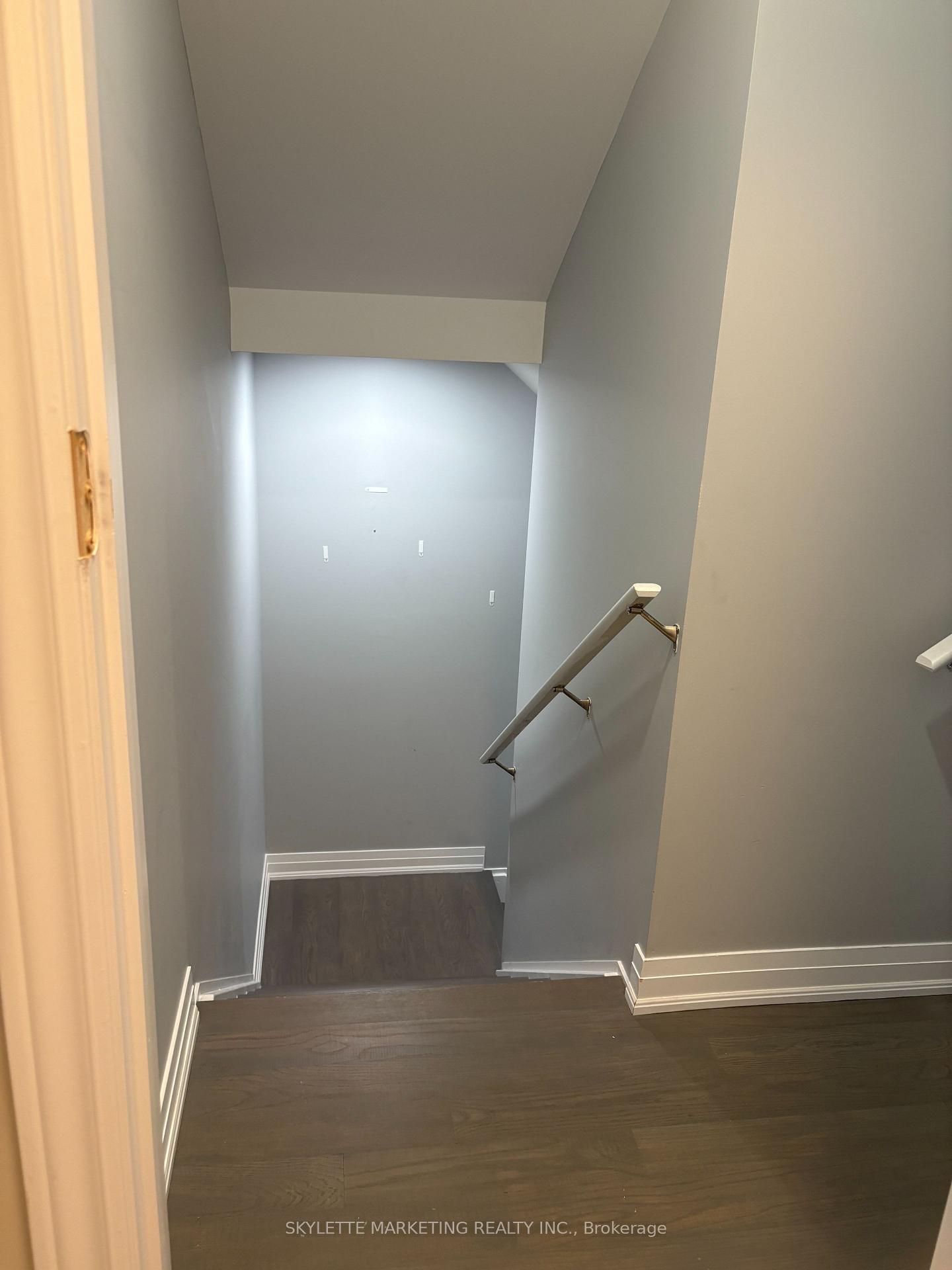 Photo 4 of Unit Lower, 5 Sikura Circle, Aurora, Rural Aurora — HOMEH