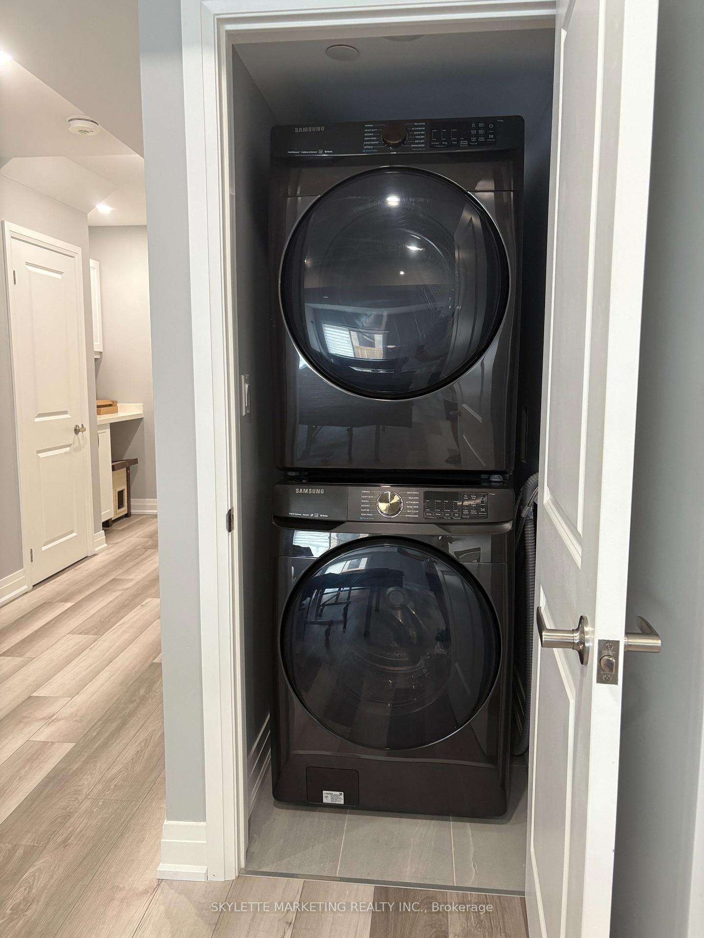 Photo 9 of Unit Lower, 5 Sikura Circle, Aurora, Rural Aurora — HOMEH