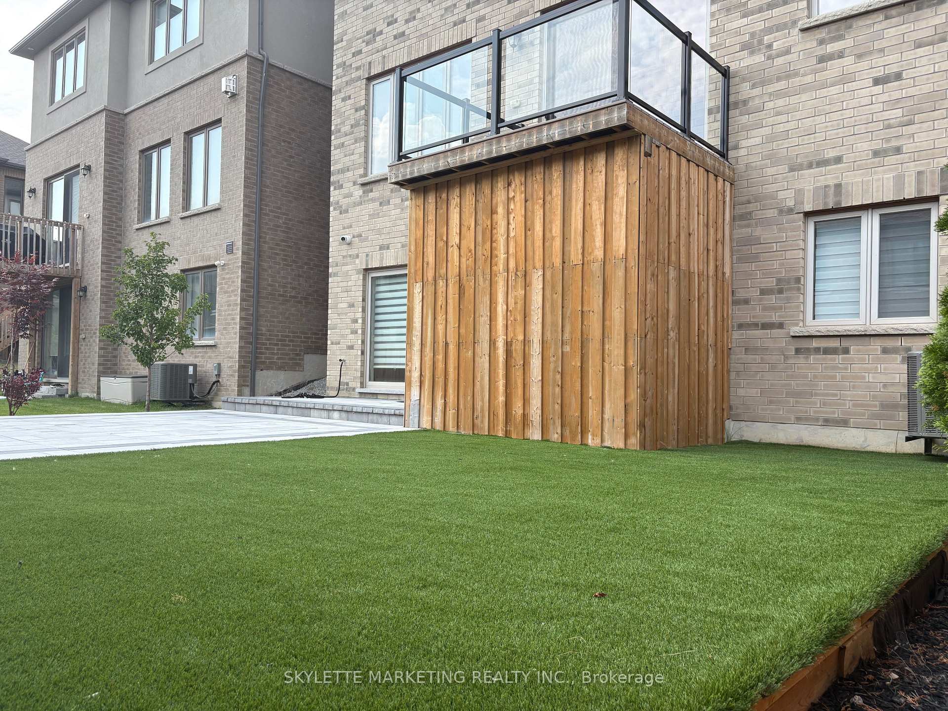 Photo 15 of Unit Lower, 5 Sikura Circle, Aurora, Rural Aurora — HOMEH
