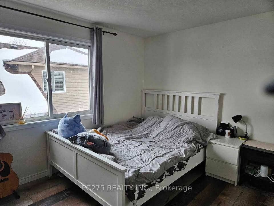 Photo 16 of 508 Barwick Crescent, Waterloo — HOMEH